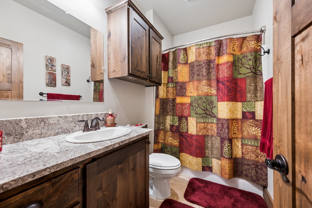 1620 Moon Bow Loop Property Photo 28