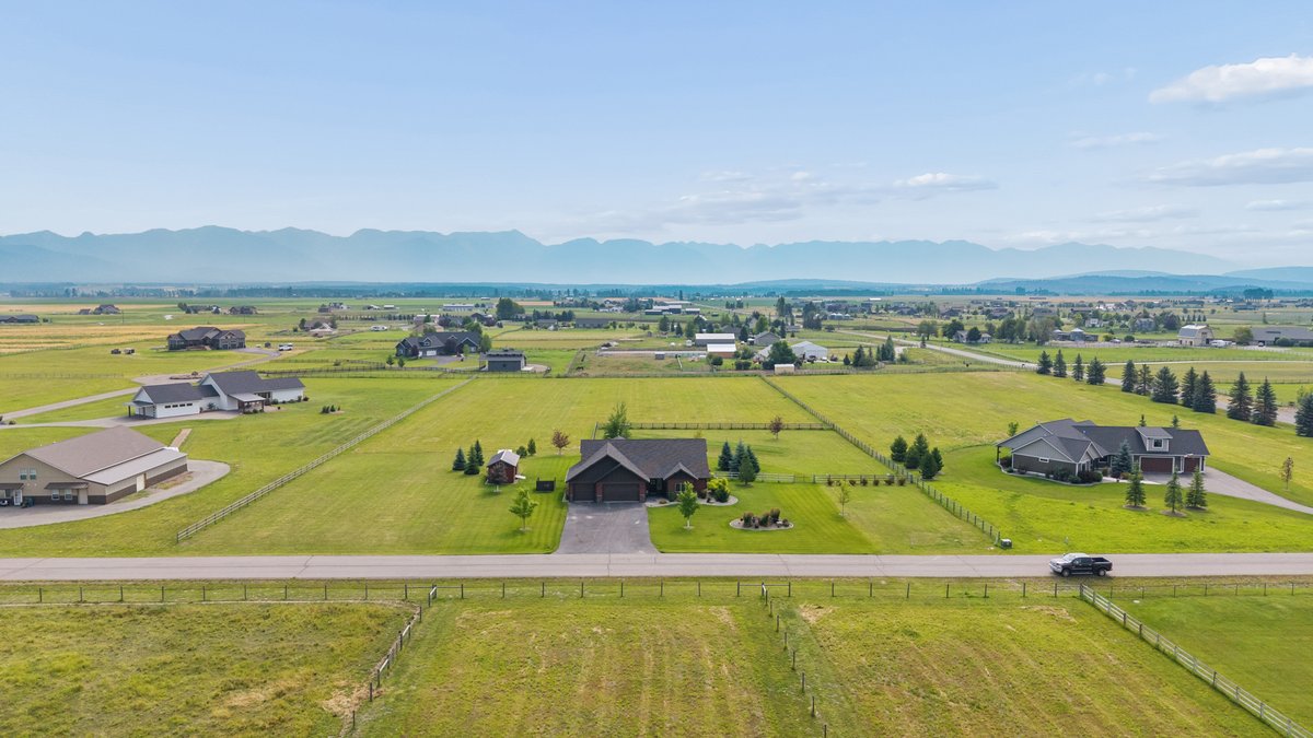 1620 Moon Bow Loop Property Photo 36