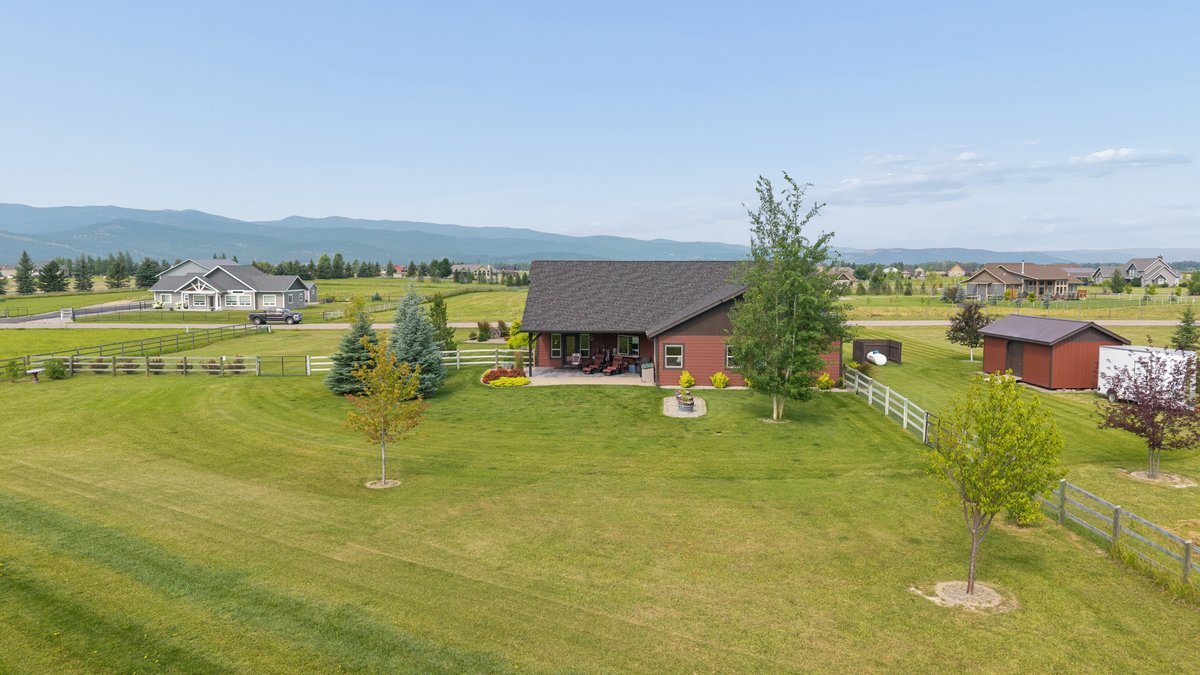 1620 Moon Bow Loop Property Photo 40