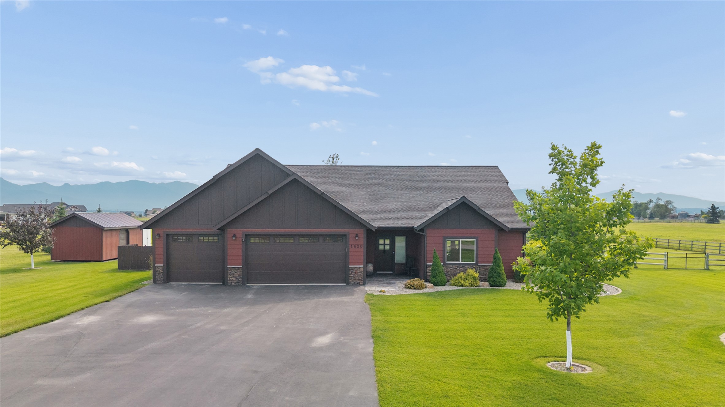 1620 Moon Bow Loop Property Photo 41