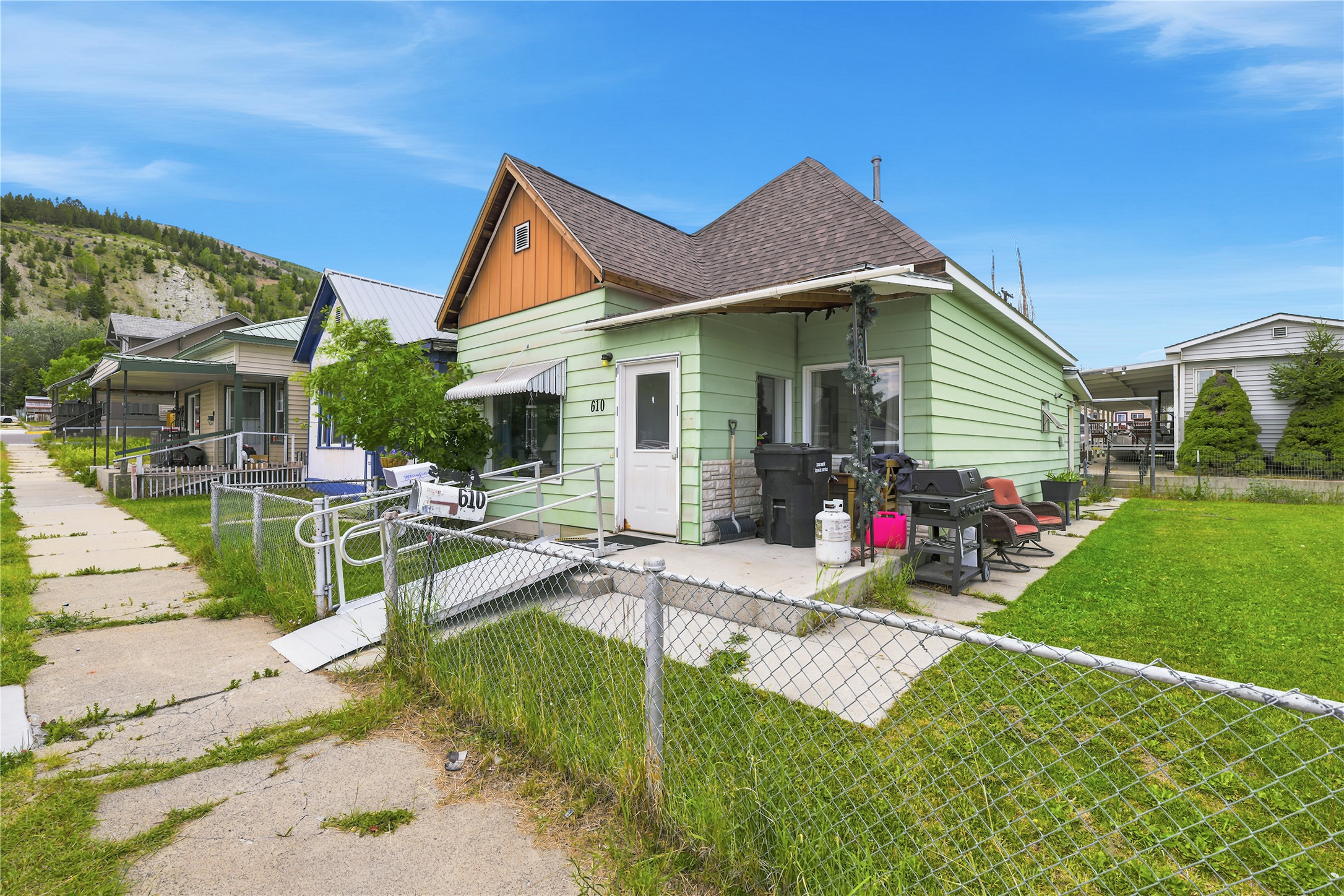 608/610 Ash Street Property Photo 2