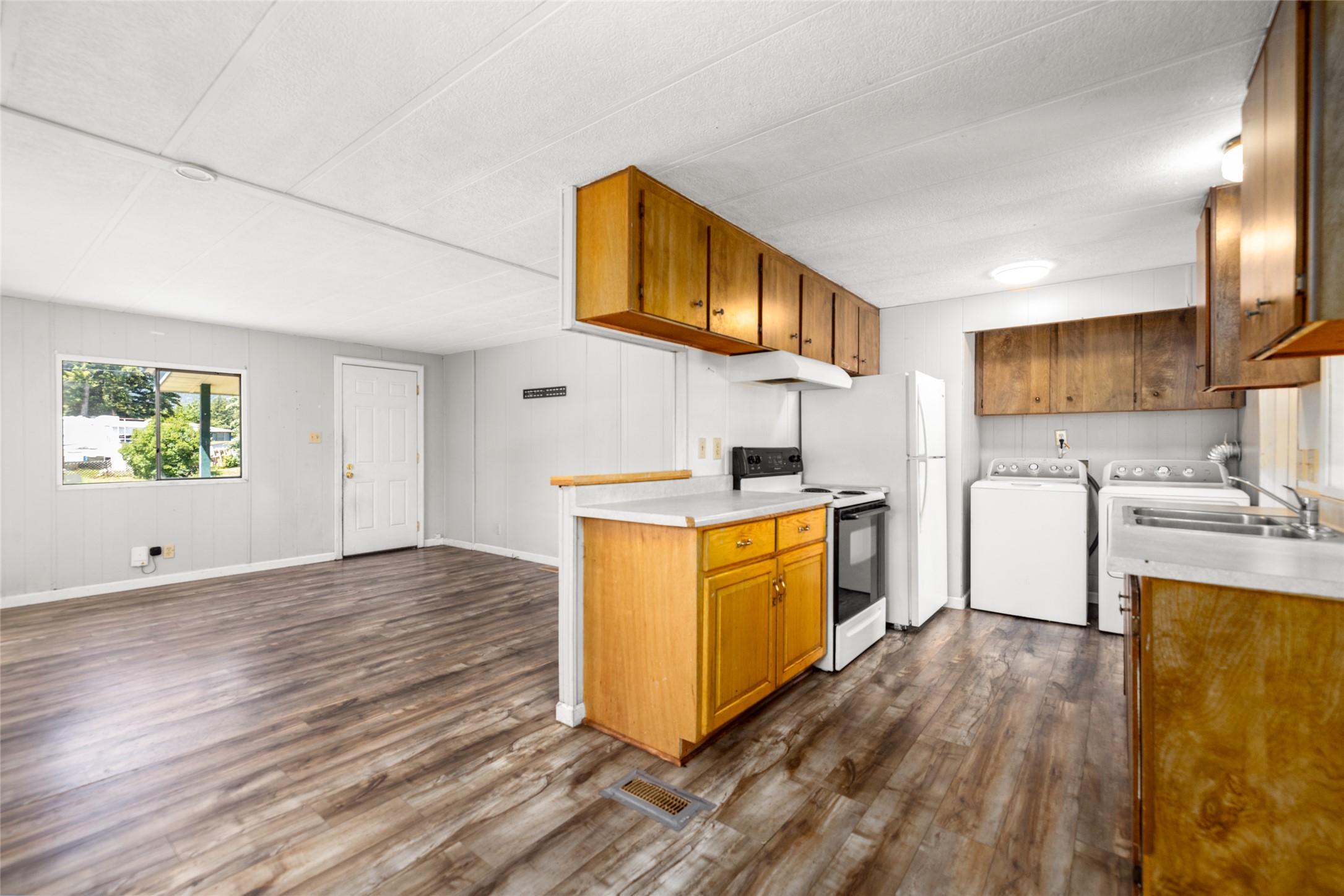 100 Central Avenue Property Photo 43