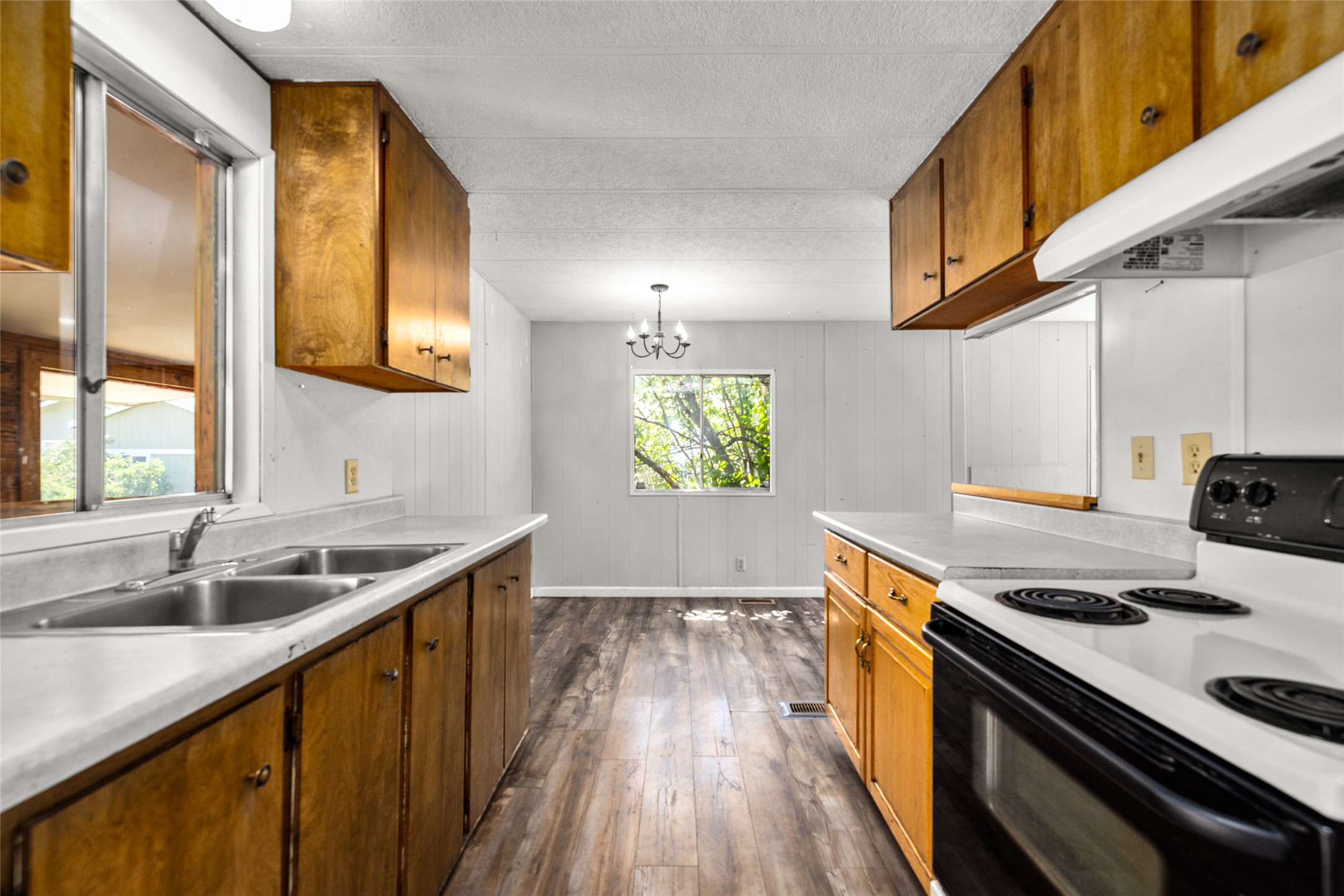 100 Central Avenue Property Photo 45