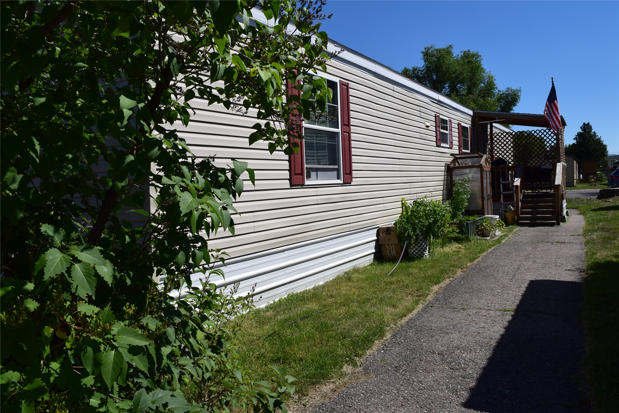 202 N Travois Property Photo 1