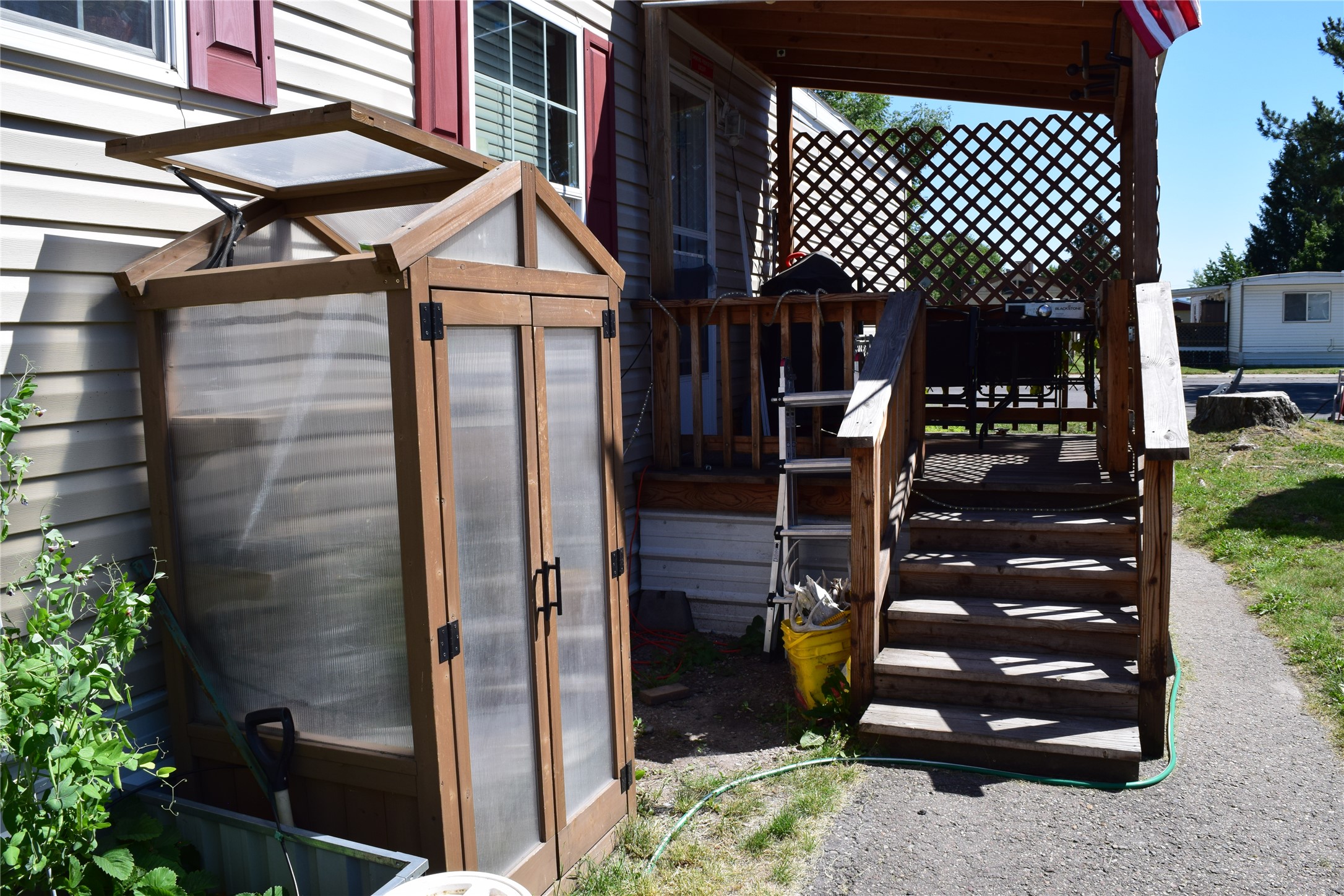 202 N Travois Property Photo 2