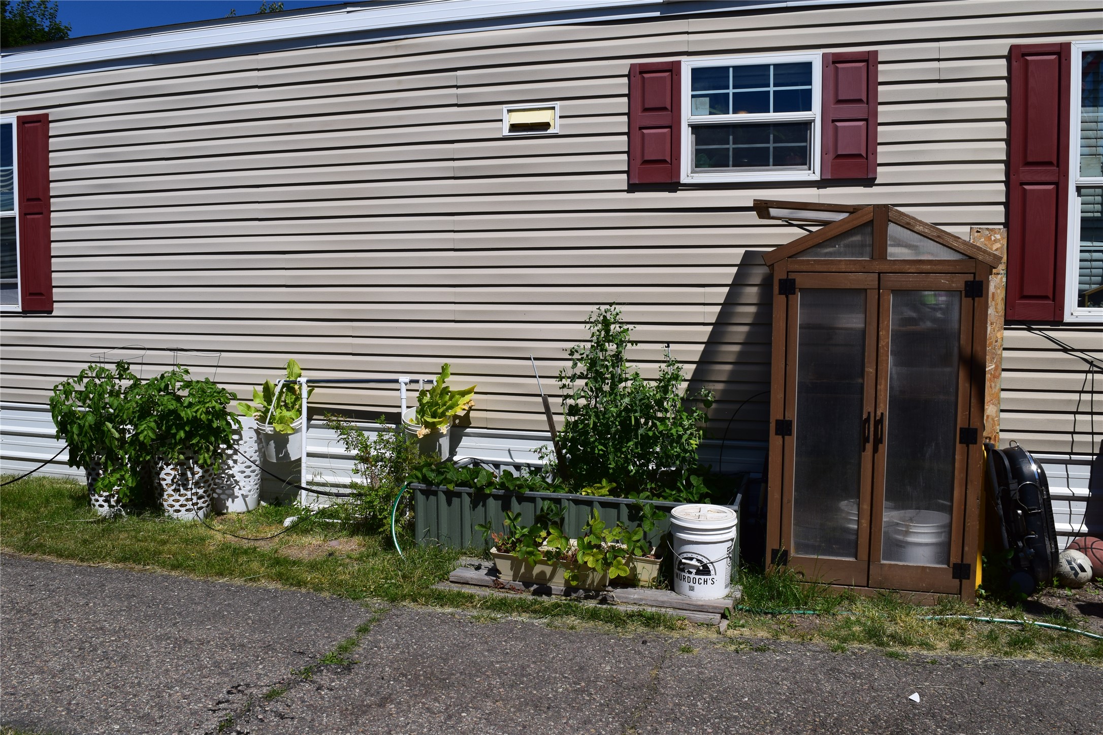 202 N Travois Property Photo 4