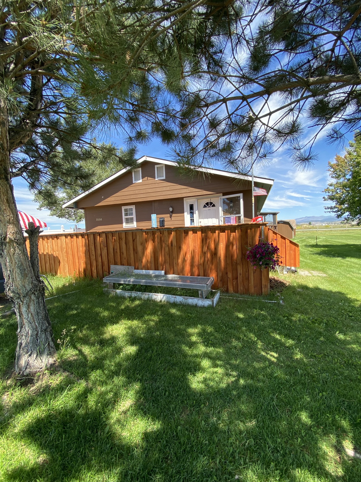 3200 Derek Road Property Photo 3