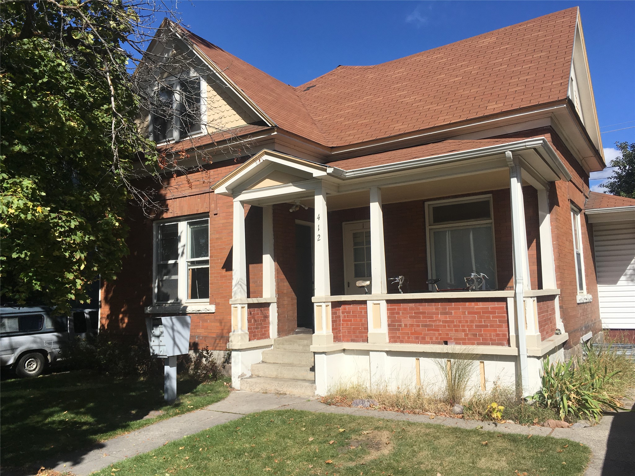 412 E Spruce Street Property Photo 1