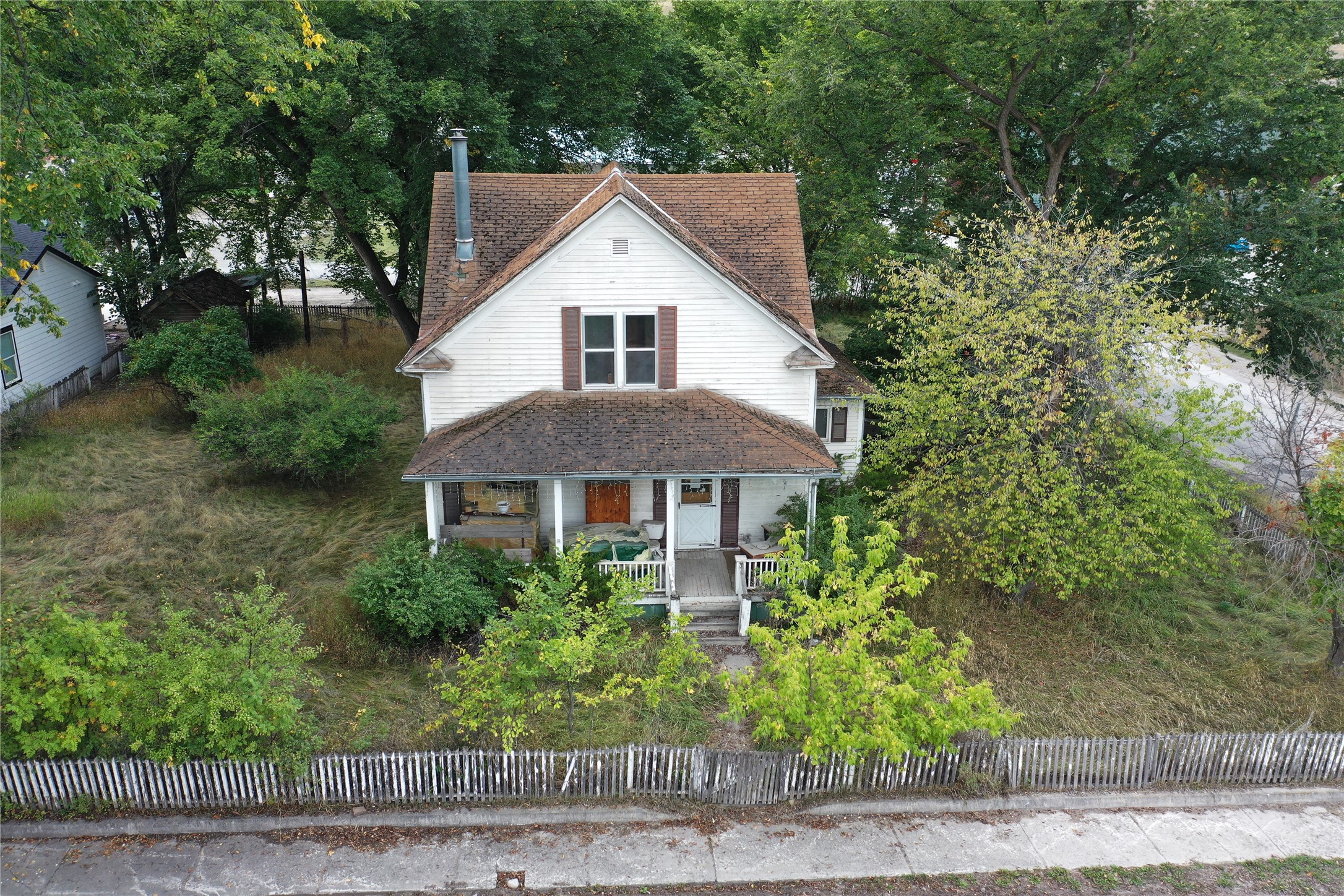 509 1st Avenue E Property Photo 3