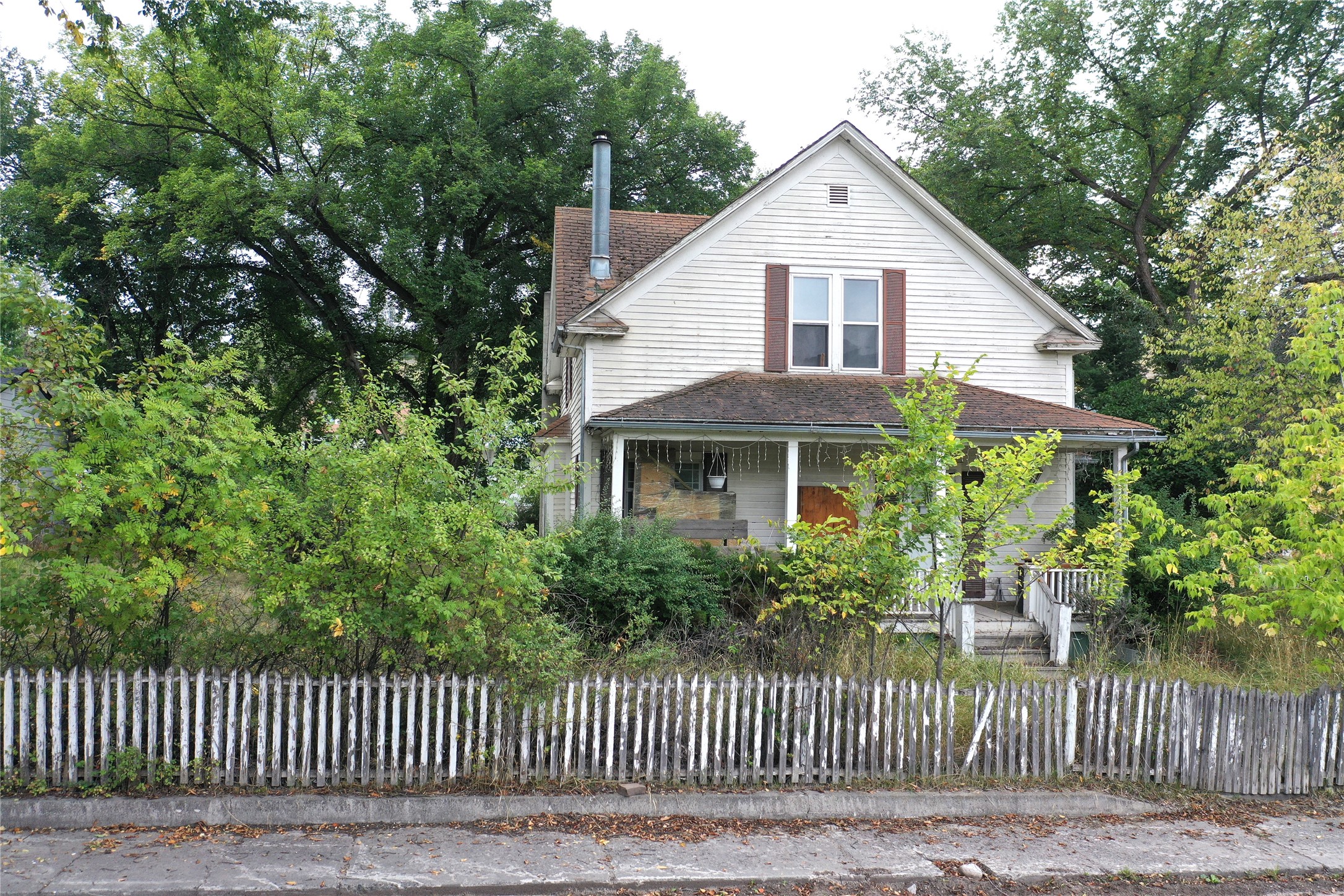 509 1st Avenue E Property Photo 6