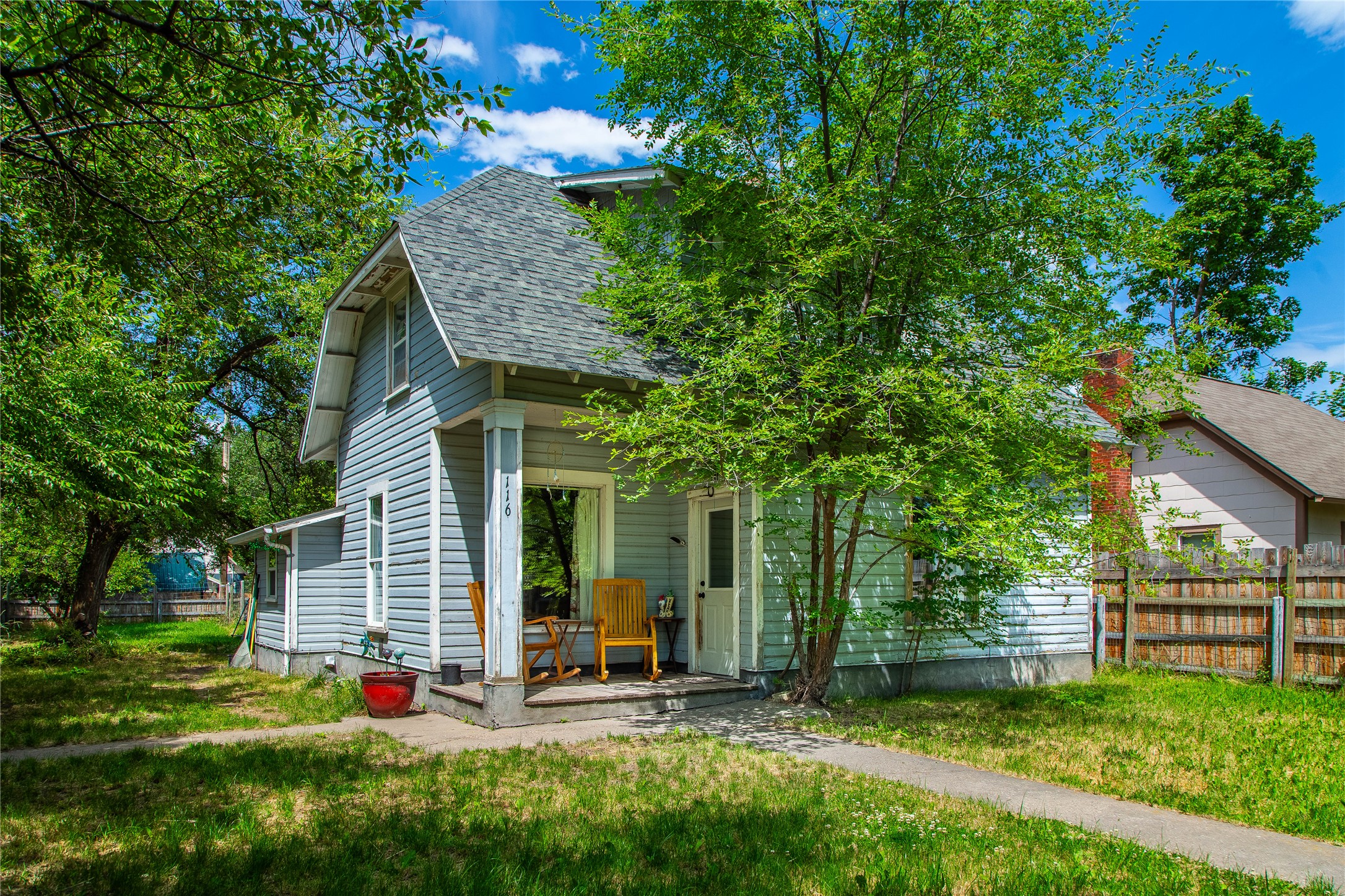 116 6th Avenue W Property Photo 1