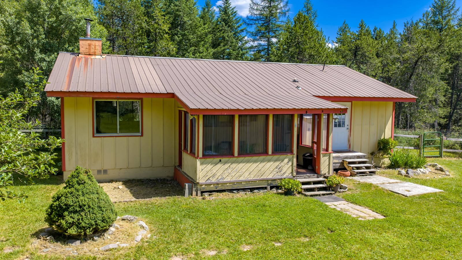 300 Spencer Hill Drive Property Photo 1