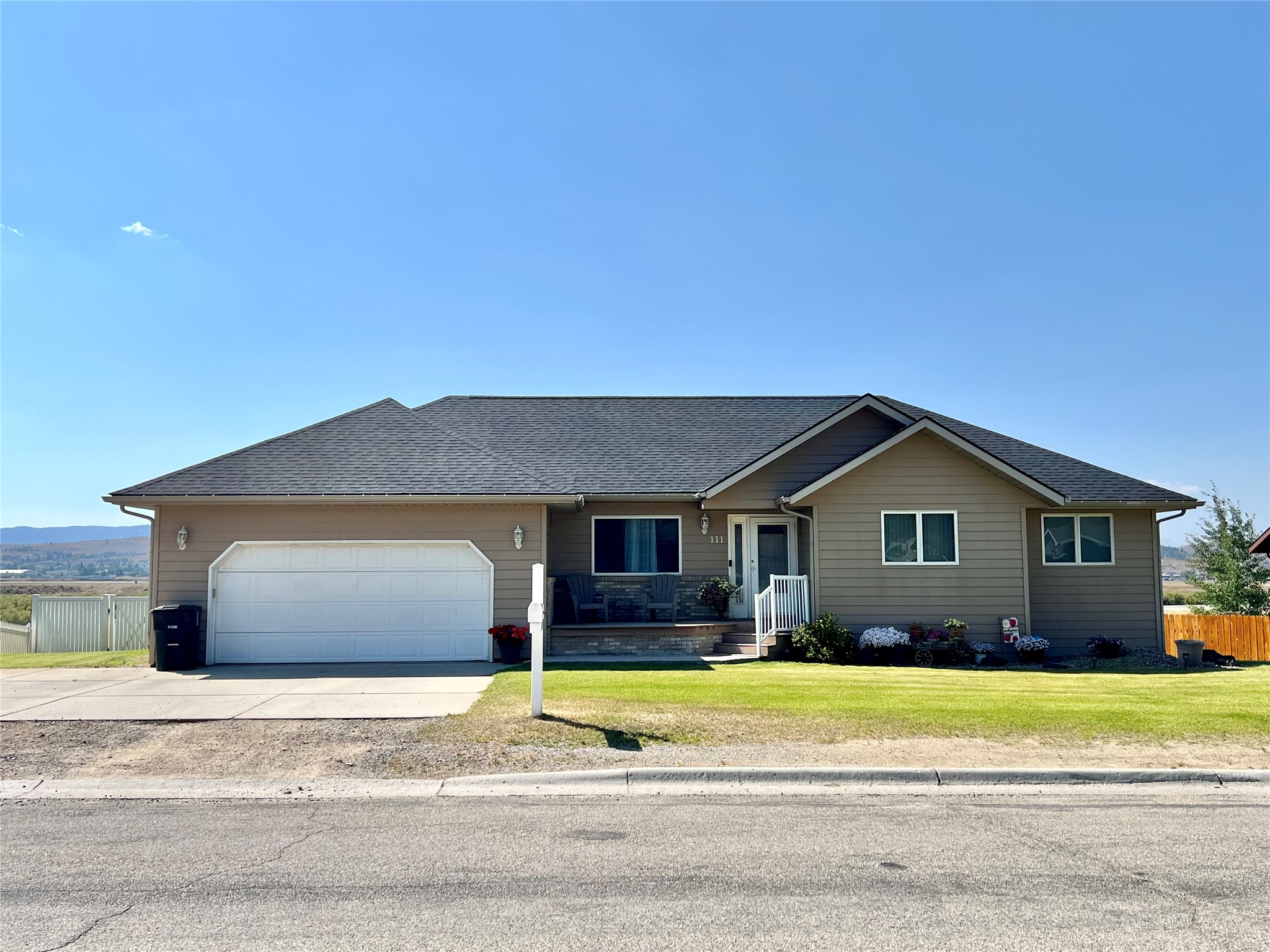 111 Milky Way Property Photo