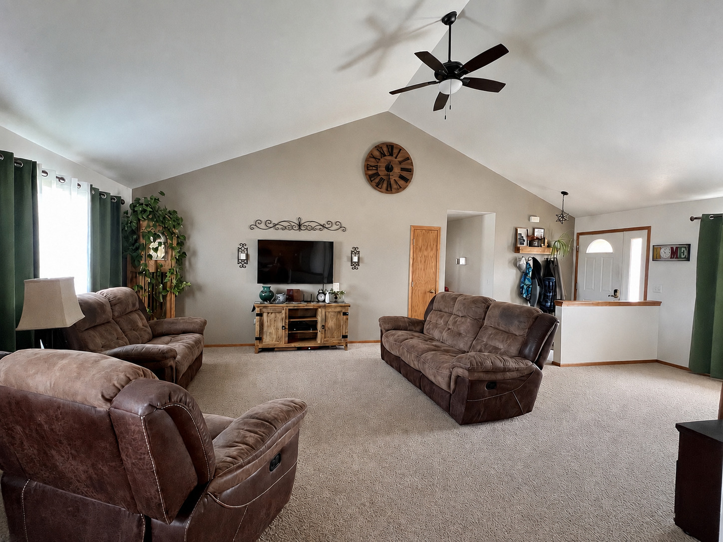 111 Milky Way Property Photo 2