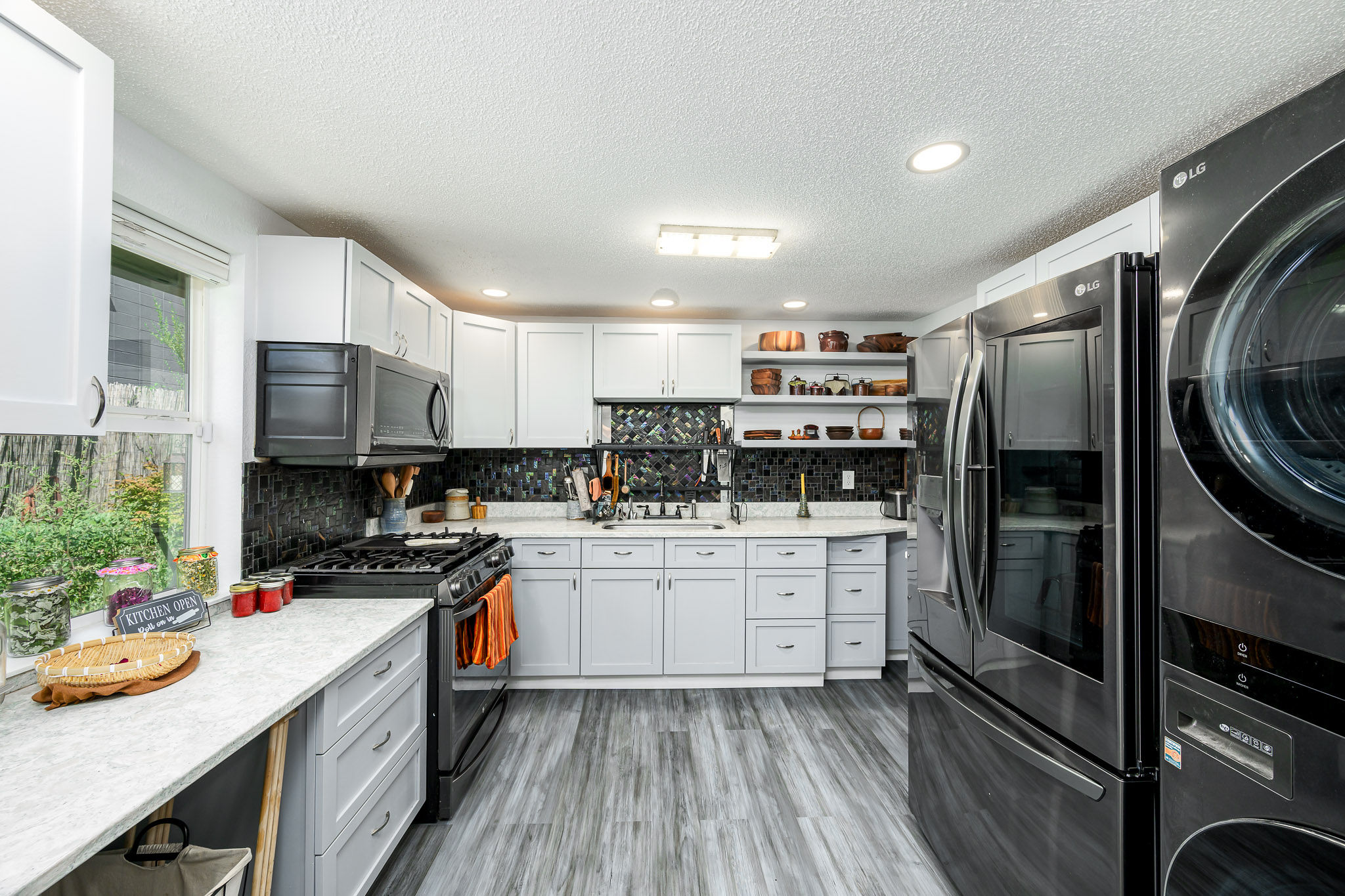 2409 Rosewyn Lane Property Photo 8