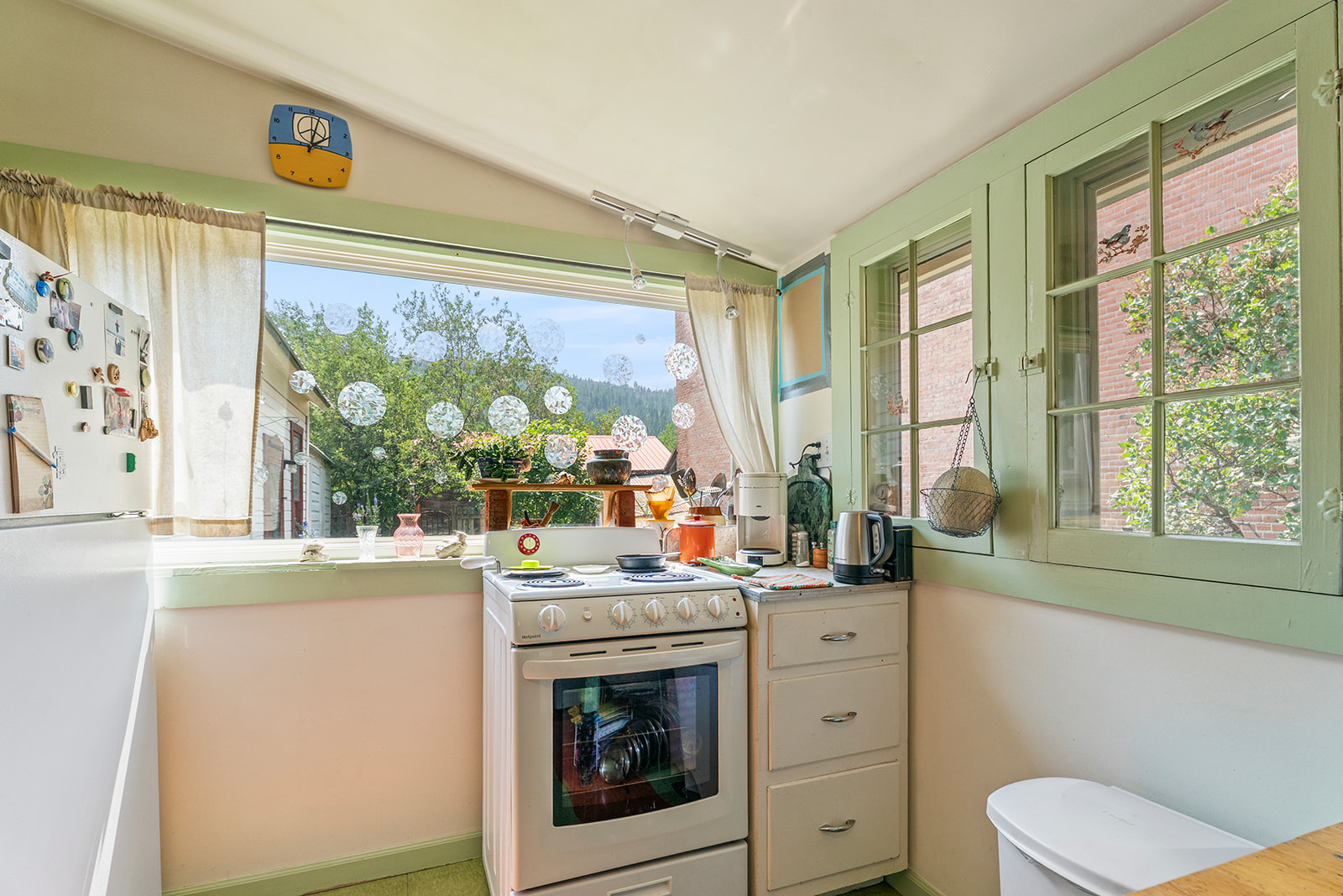 99 Basin Street Property Photo 8