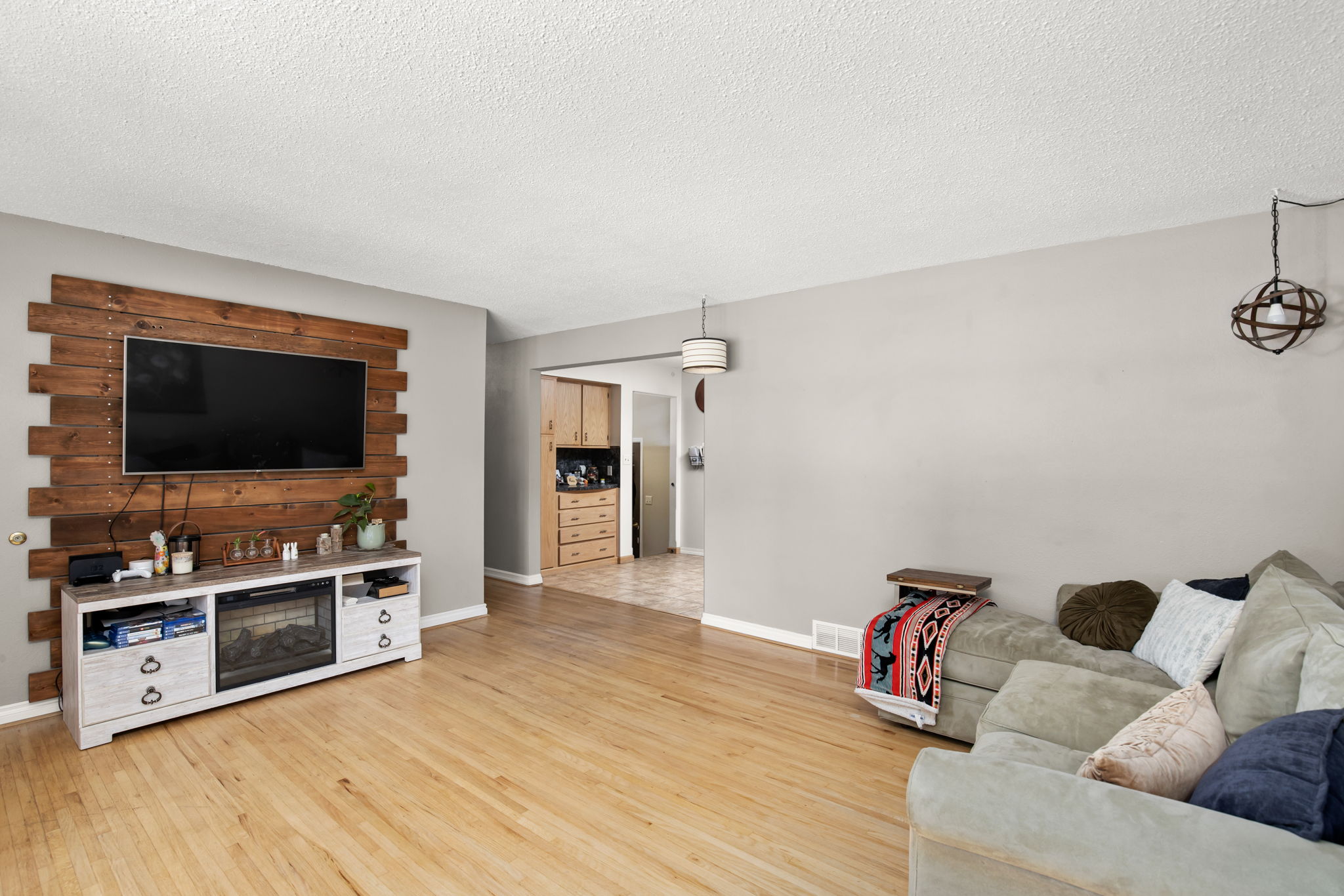 625 Riverview Drive E Property Photo 6