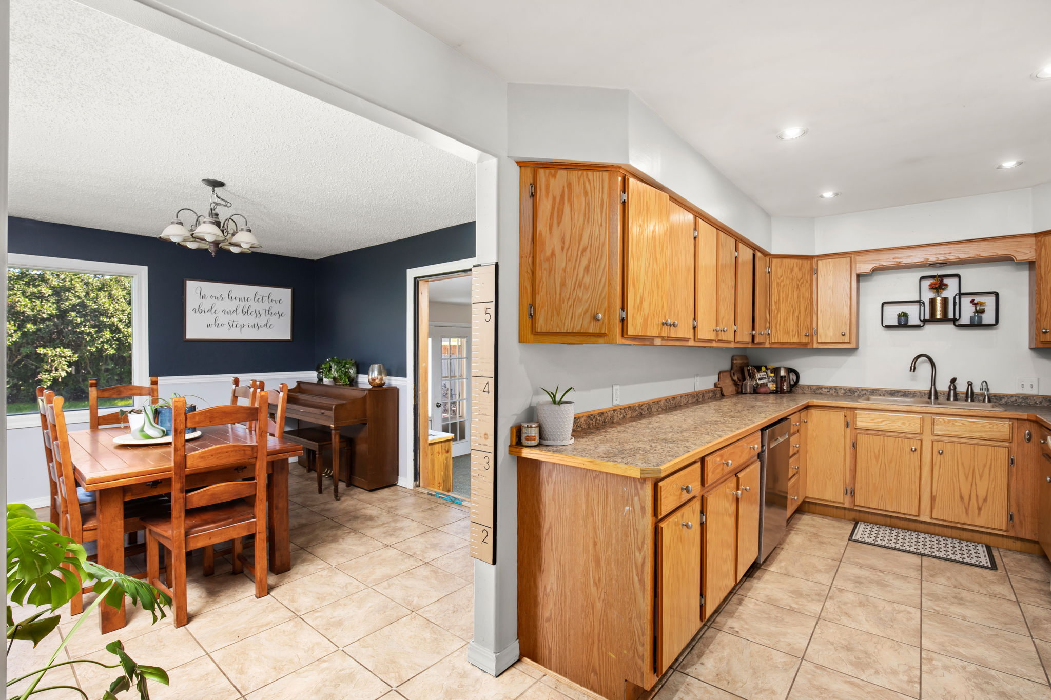 625 Riverview Drive E Property Photo 8