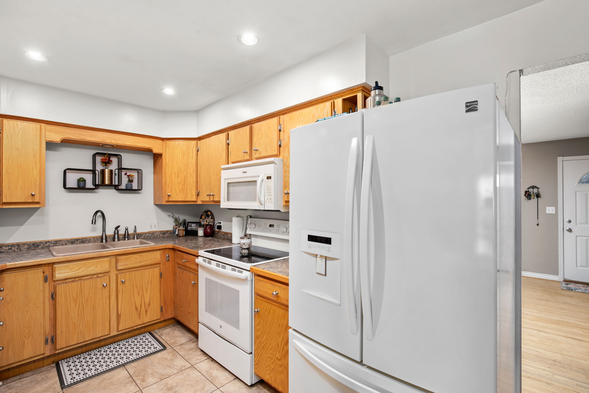 625 Riverview Drive E Property Photo 9