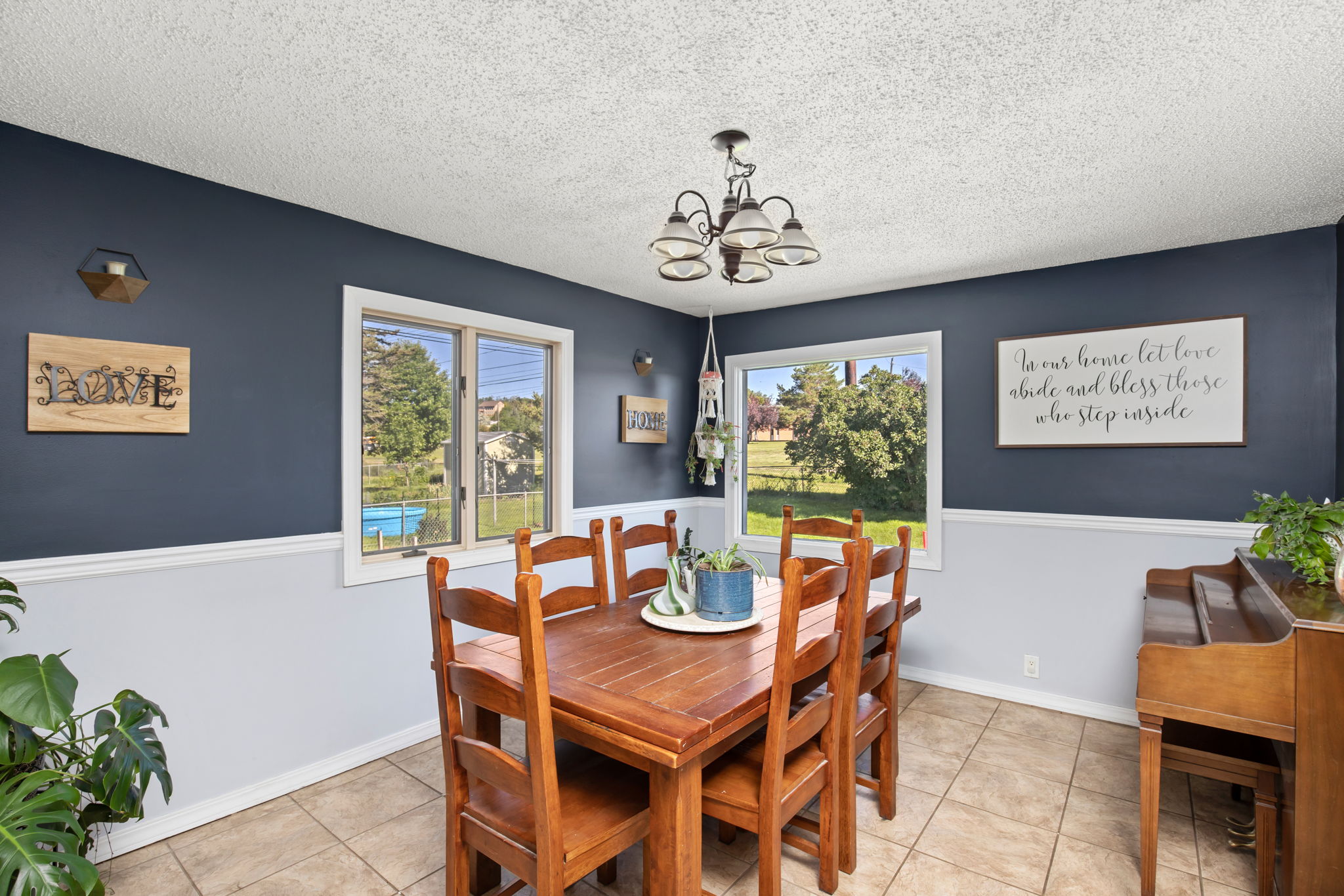625 Riverview Drive E Property Photo 10