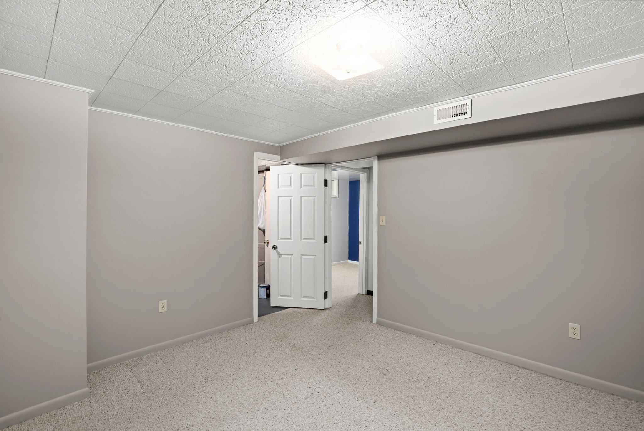 625 Riverview Drive E Property Photo 31