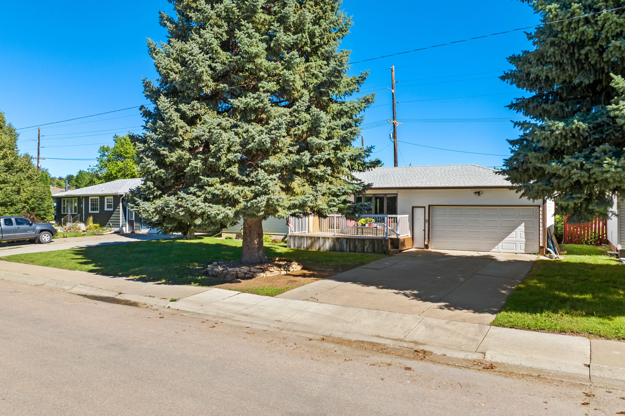 625 Riverview Drive E Property Photo 44