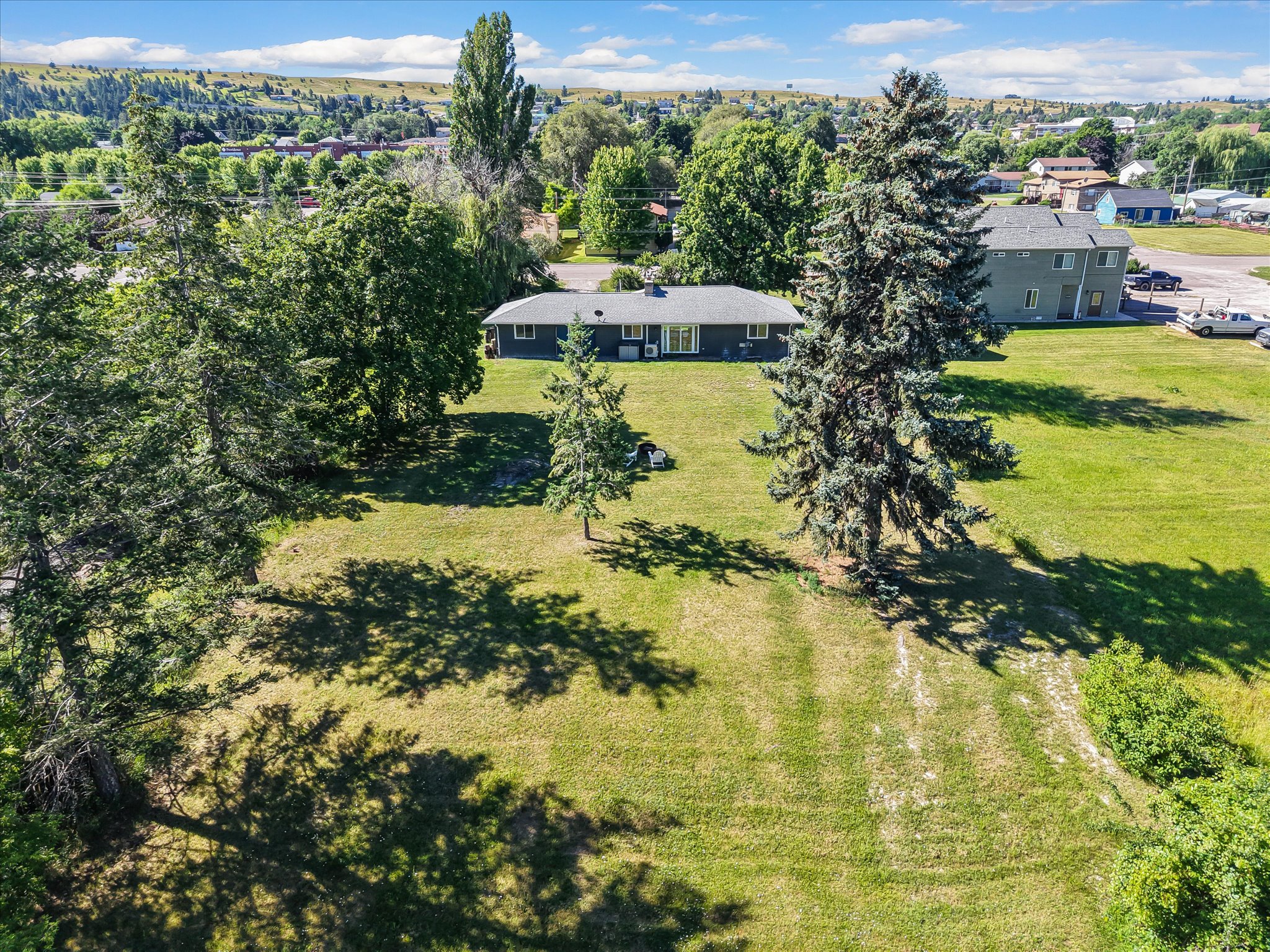6 12th Avenue W Property Photo 3