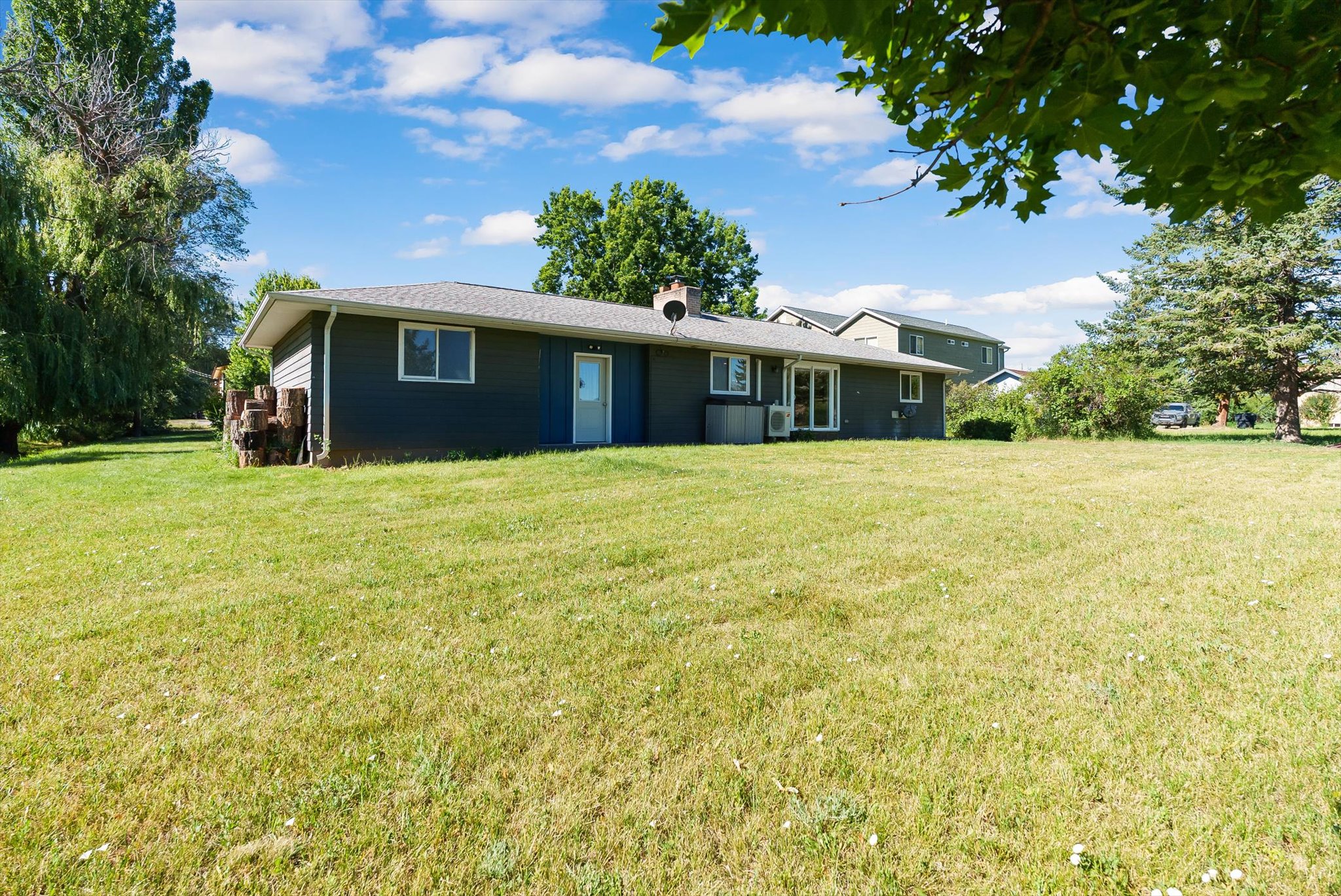 6 12th Avenue W Property Photo 5