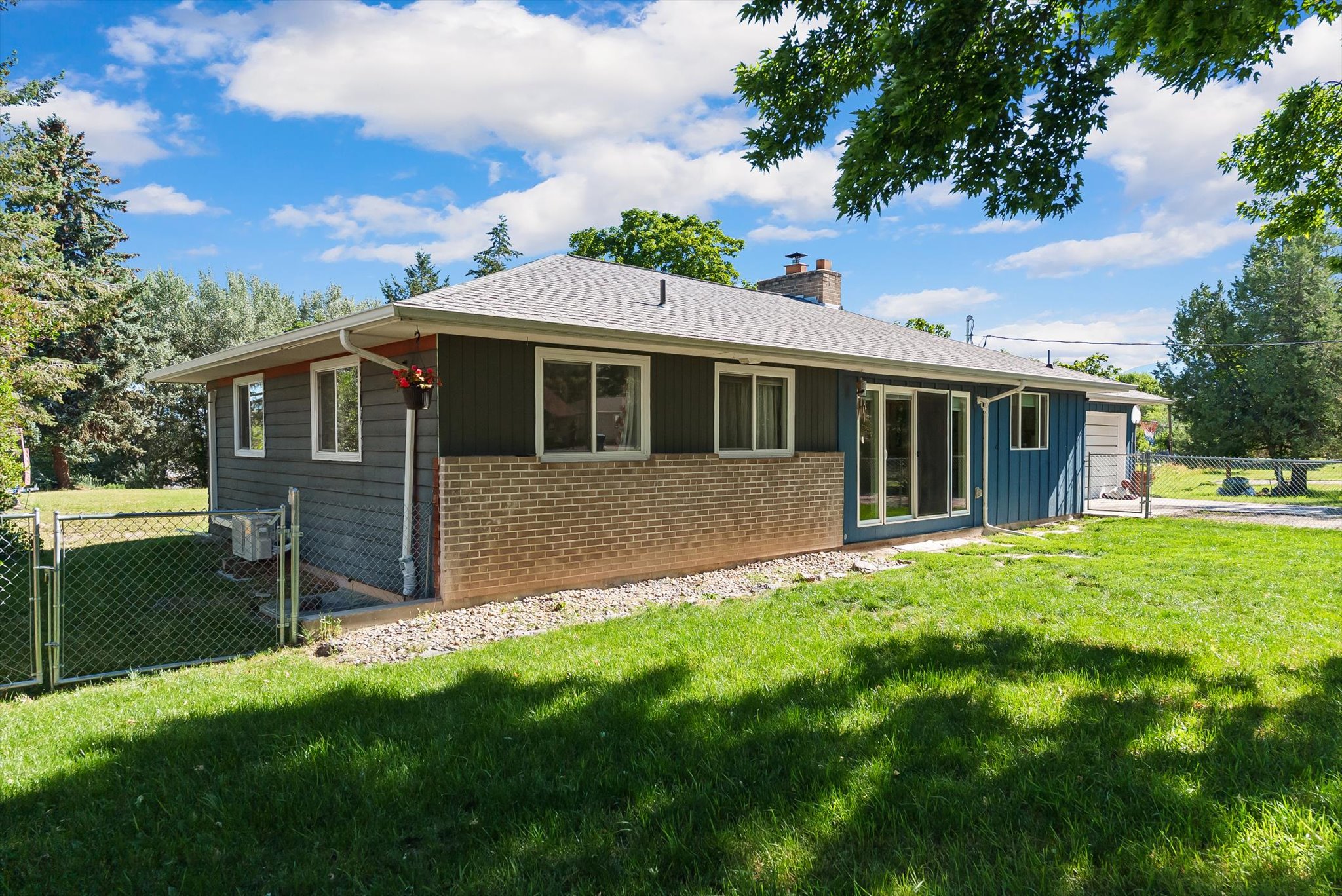 6 12th Avenue W Property Photo 32