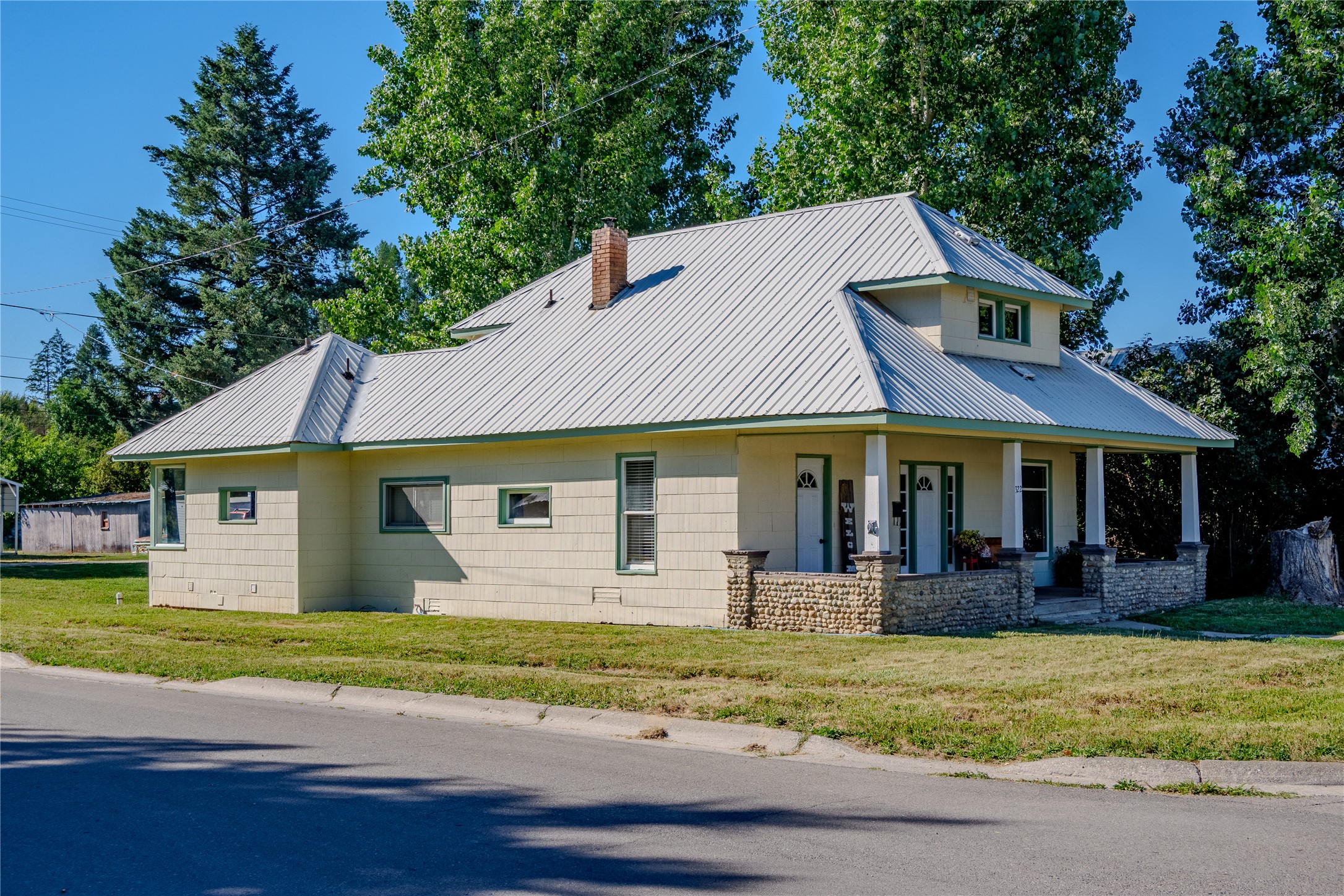 322 Nevada Avenue Property Photo 1