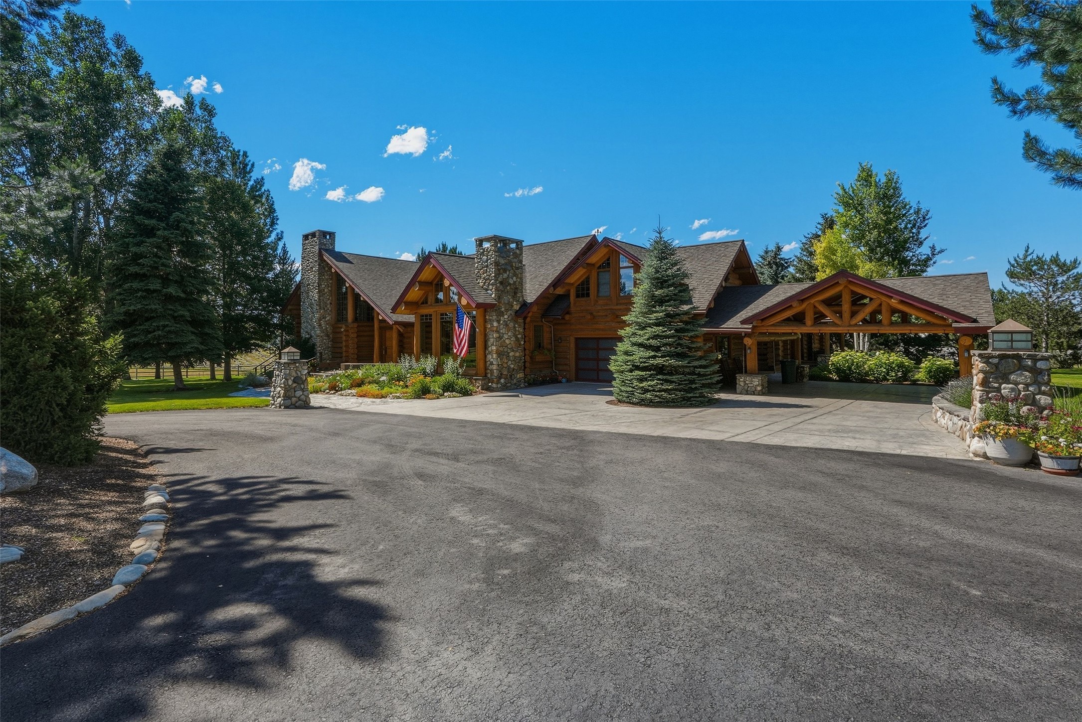 533 Diamond 3 Road Property Photo 4