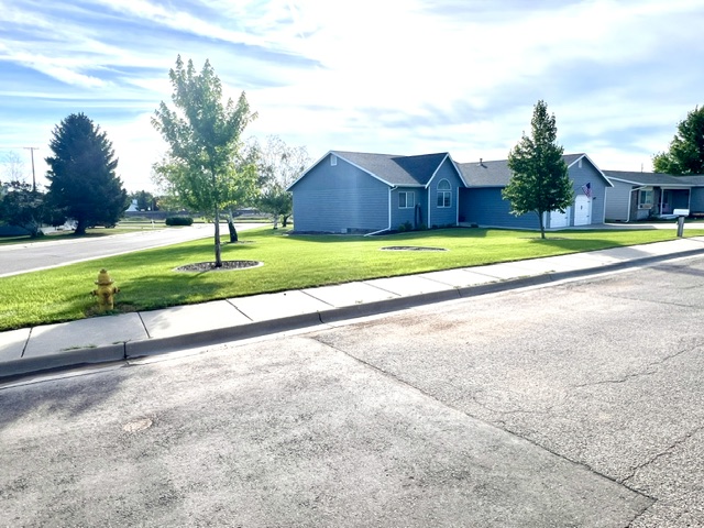 2709 Bitterroot Drive Property Photo 4