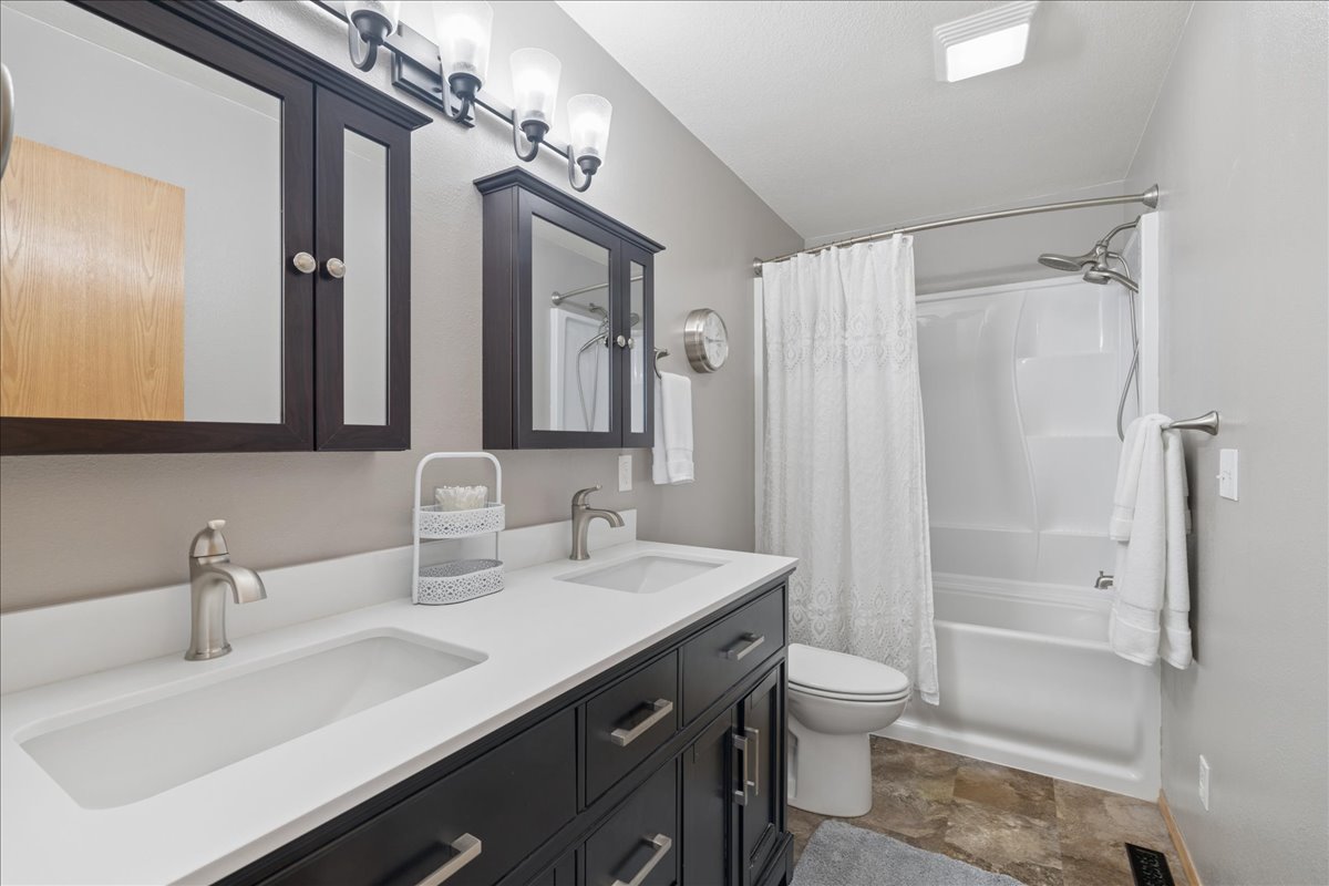 2709 Bitterroot Drive Property Photo 17