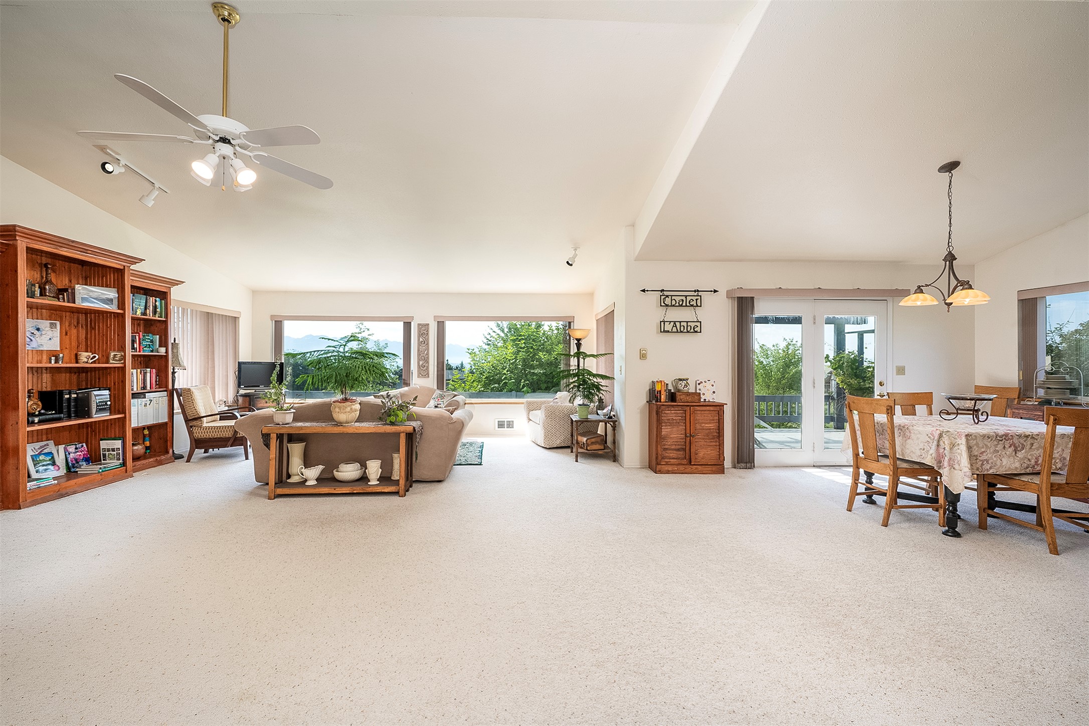 41057 Terrace Circle Property Photo 6