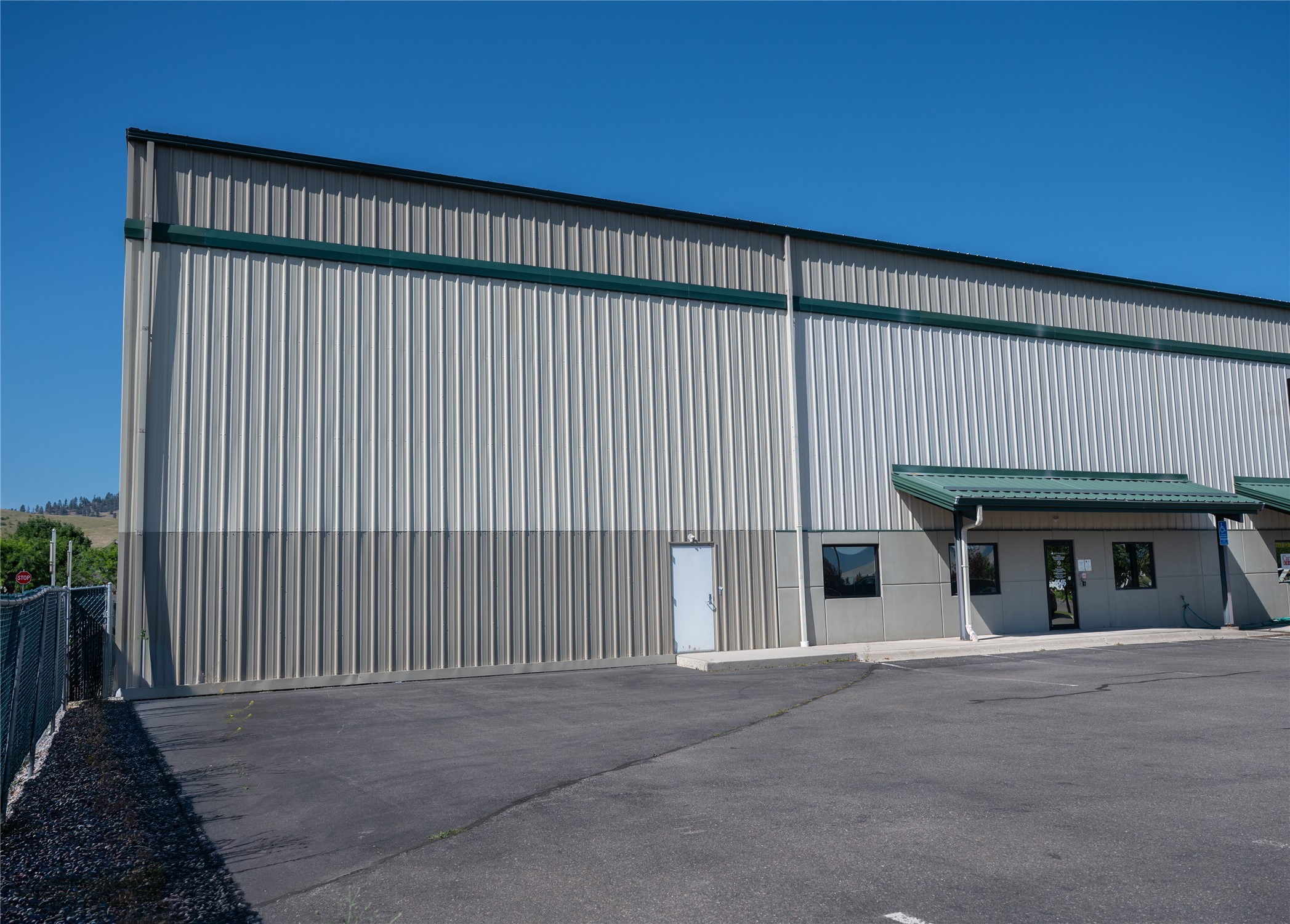 4545 Majestic Drive B Property Photo 2