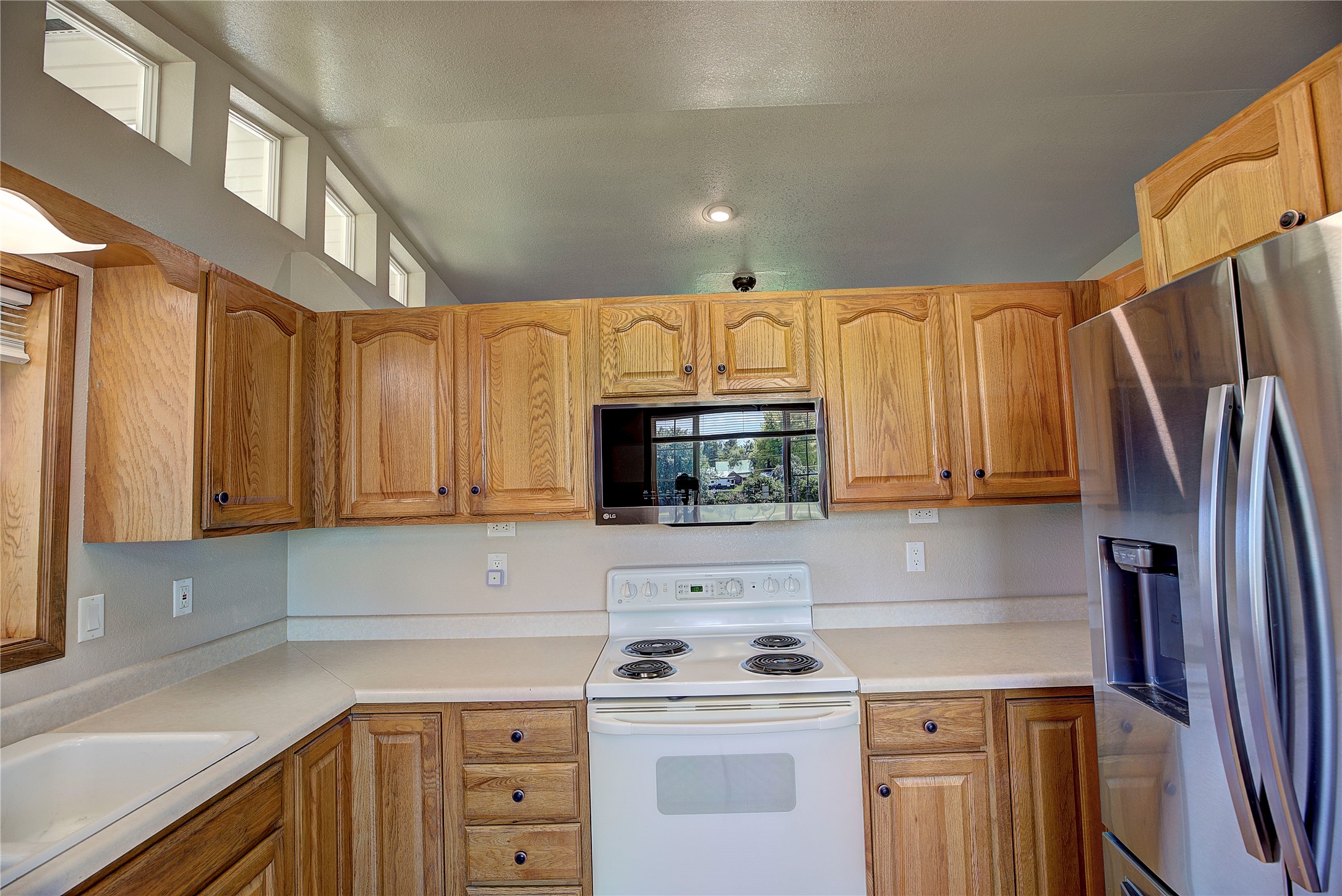 586 Willow Glen Drive Property Photo 10