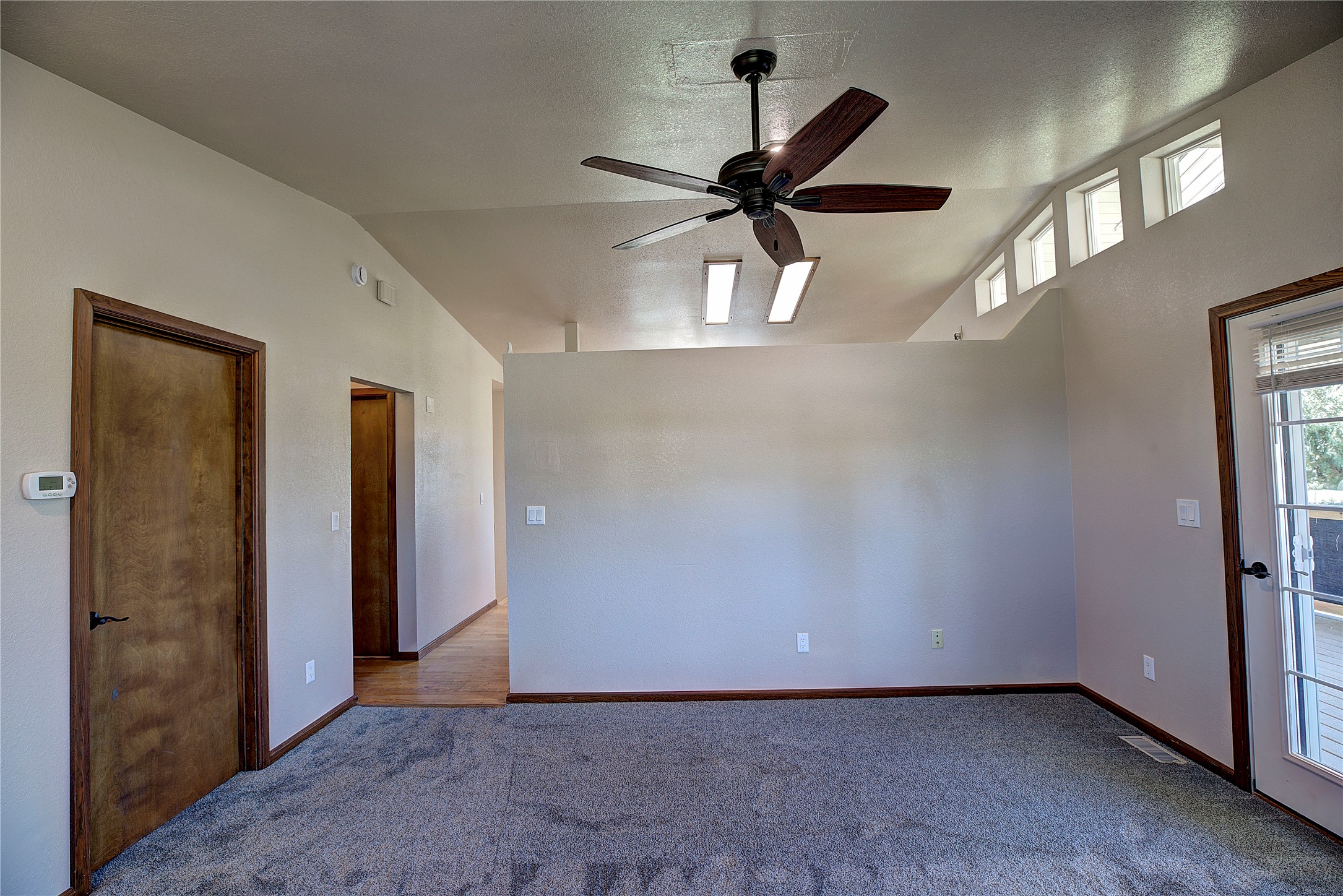 586 Willow Glen Drive Property Photo 15
