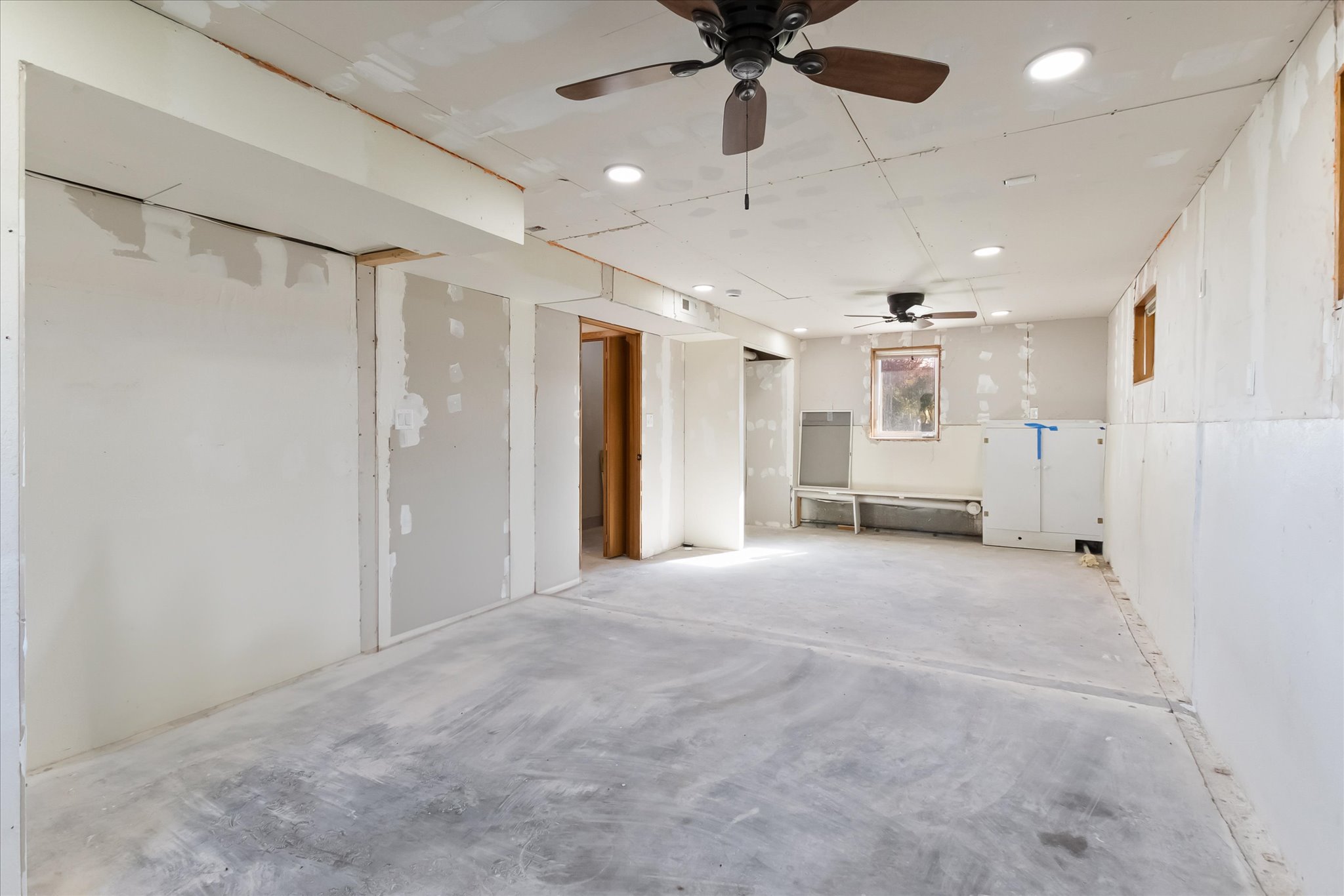 586 Willow Glen Drive Property Photo 19