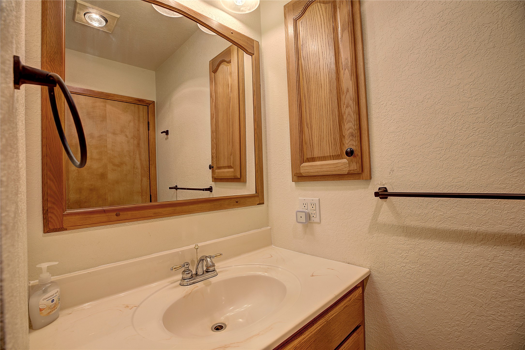 586 Willow Glen Drive Property Photo 22