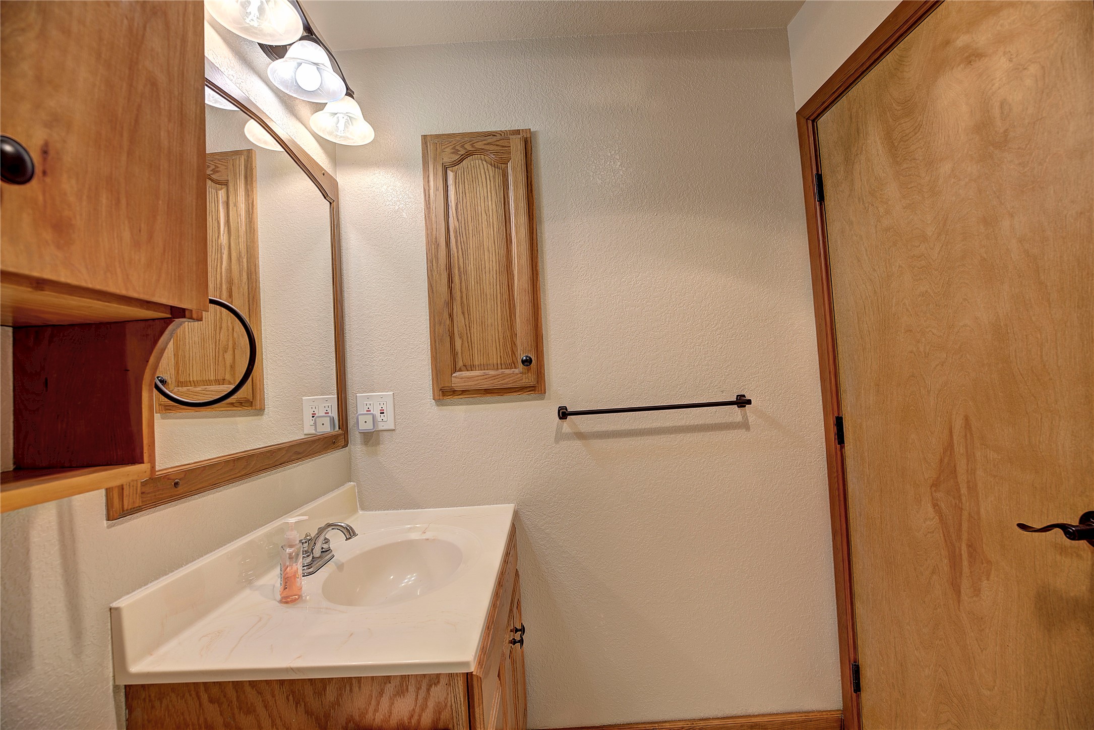 586 Willow Glen Drive Property Photo 23