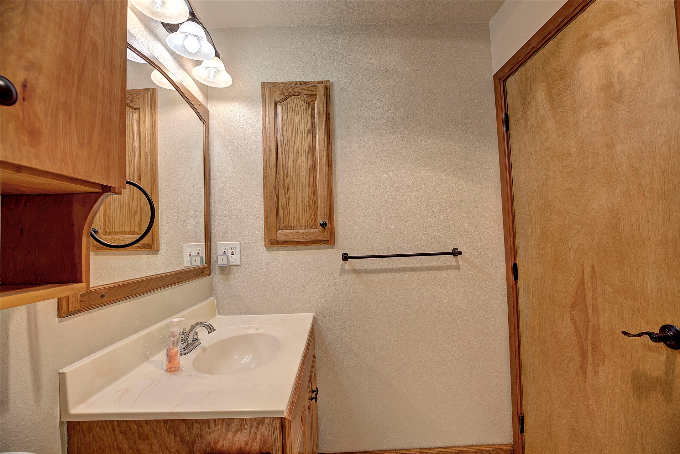 586 Willow Glen Drive Property Photo 24