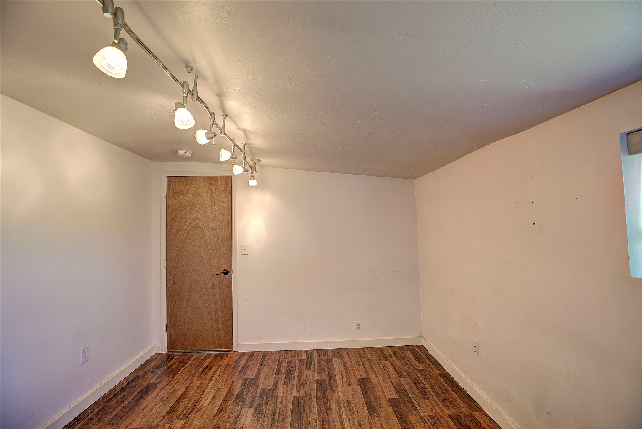 586 Willow Glen Drive Property Photo 56