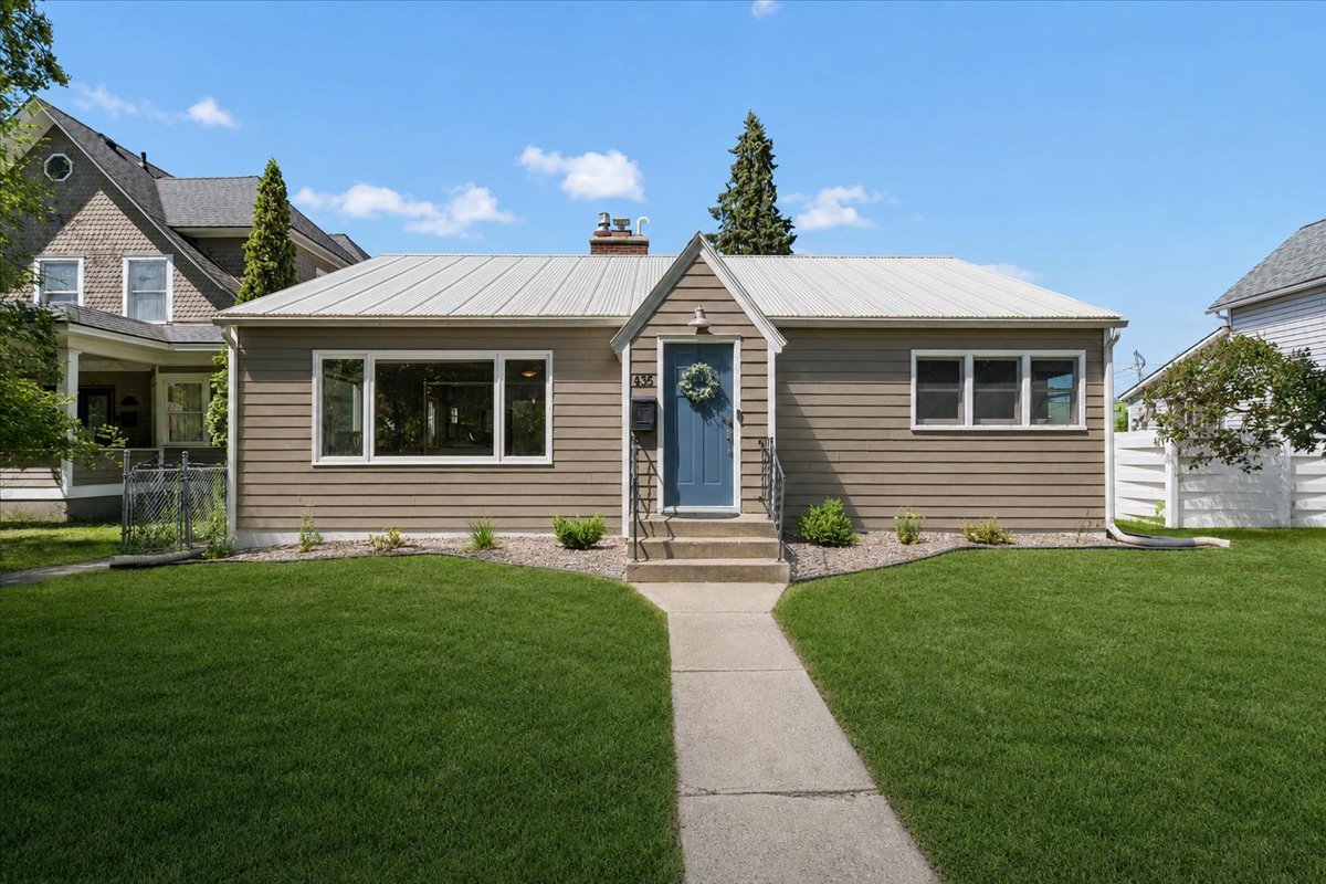 836 3rd Avenue W Property Photo 1