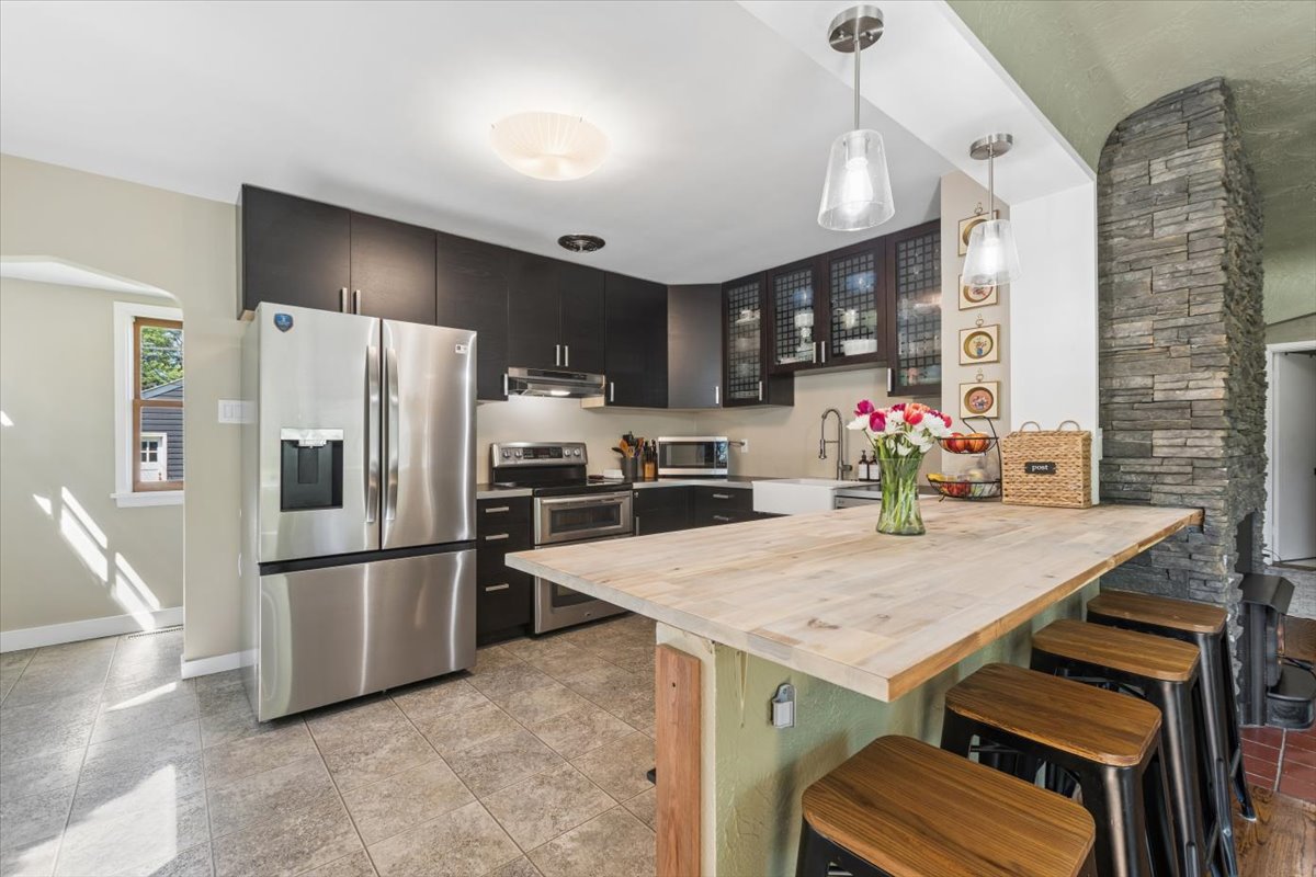 836 3rd Avenue W Property Photo 12