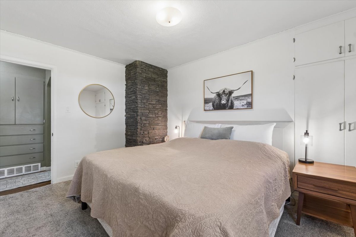 836 3rd Avenue W Property Photo 15