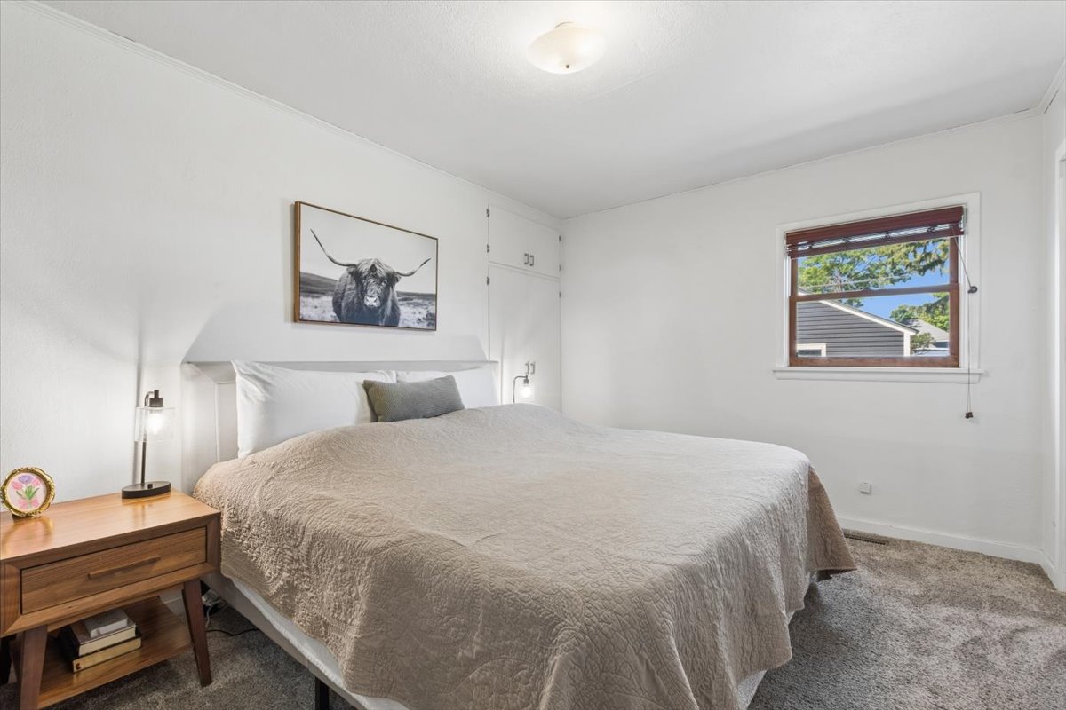 836 3rd Avenue W Property Photo 16