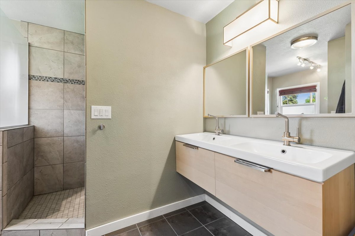 836 3rd Avenue W Property Photo 19