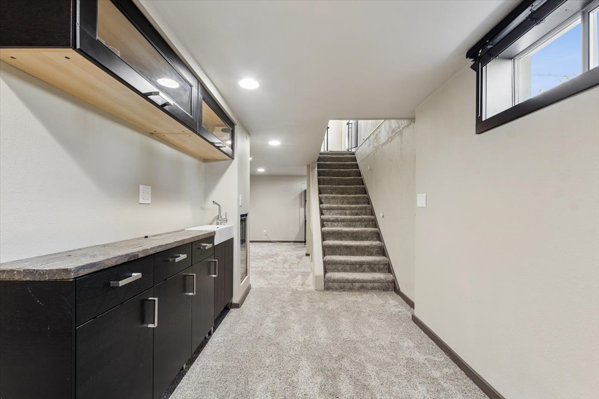836 3rd Avenue W Property Photo 28