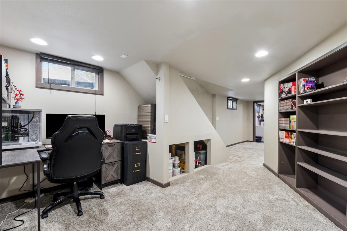 836 3rd Avenue W Property Photo 38