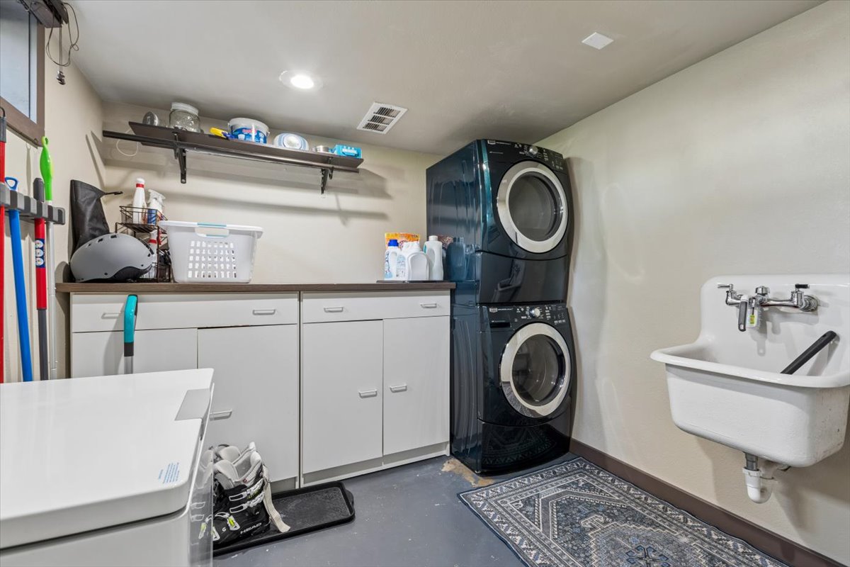 836 3rd Avenue W Property Photo 39